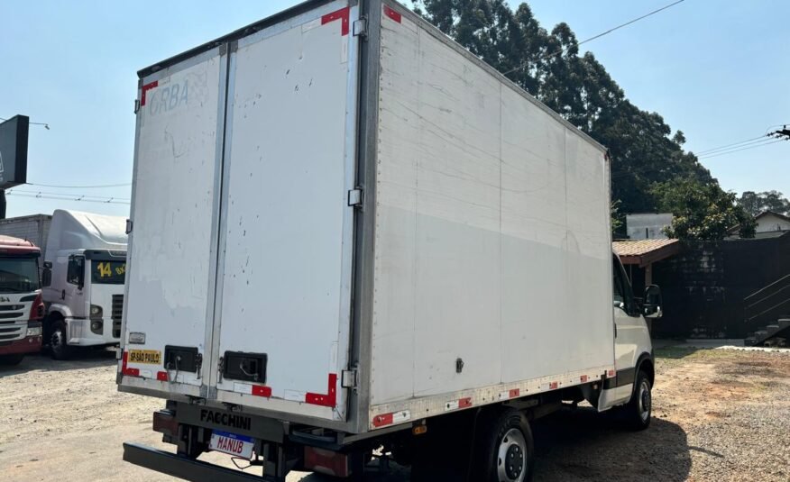 Iveco Daily 35s14 Baú – 2008