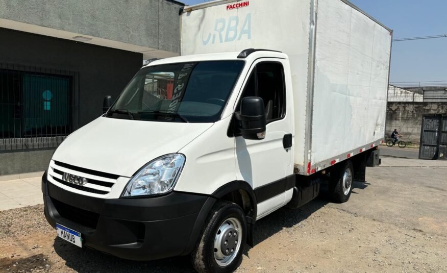 Iveco Daily 35s14 Baú – 2008