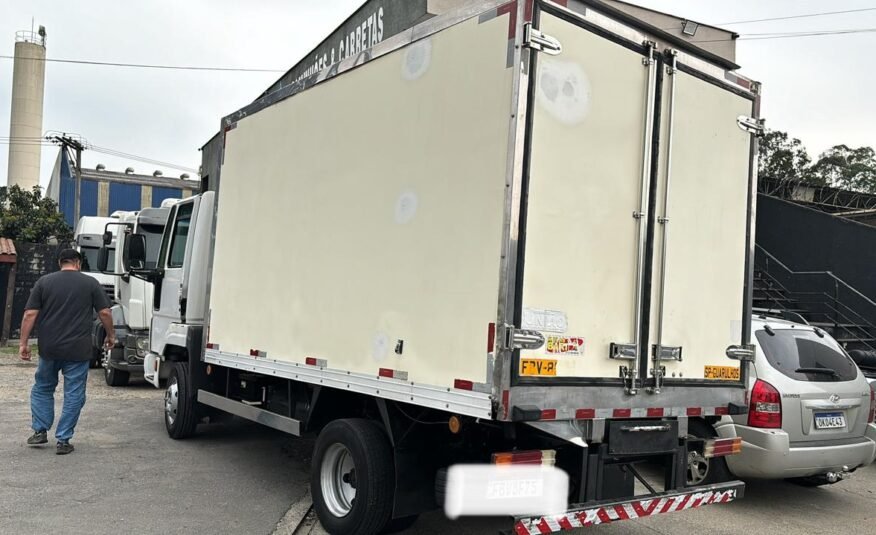 Ford Cargo Baú 816 – 2013
