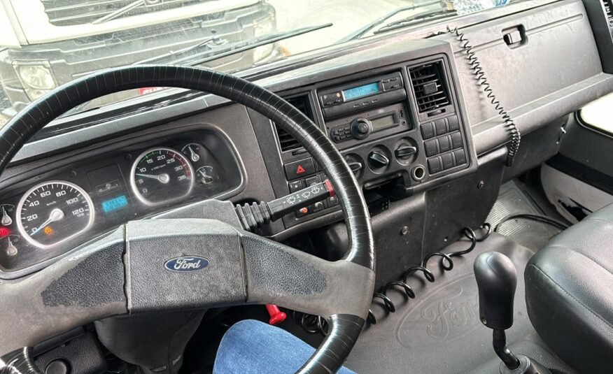 Ford Cargo Baú 816 – 2013