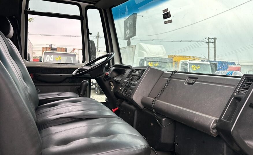 Ford Cargo Baú 816 – 2013