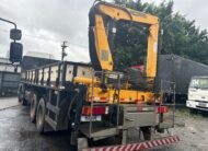 Iveco 240e28 8×2 2013 Carroceria com Munck