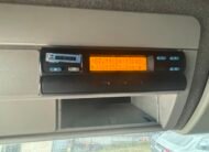 Iveco 240e28 8×2 2013 Carroceria com Munck
