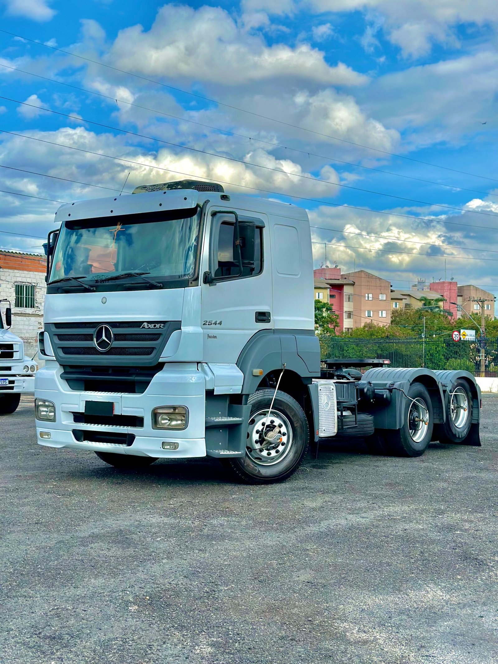 Axor 2544 6×2 2011 Premium Motor E Câmbio Novos