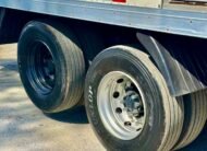 Volvo Vm 270 6×2 2022 Automático E Baú De 8.5m