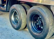 Volvo Vm 270 6×2 2022 Automático E Baú De 8.5m