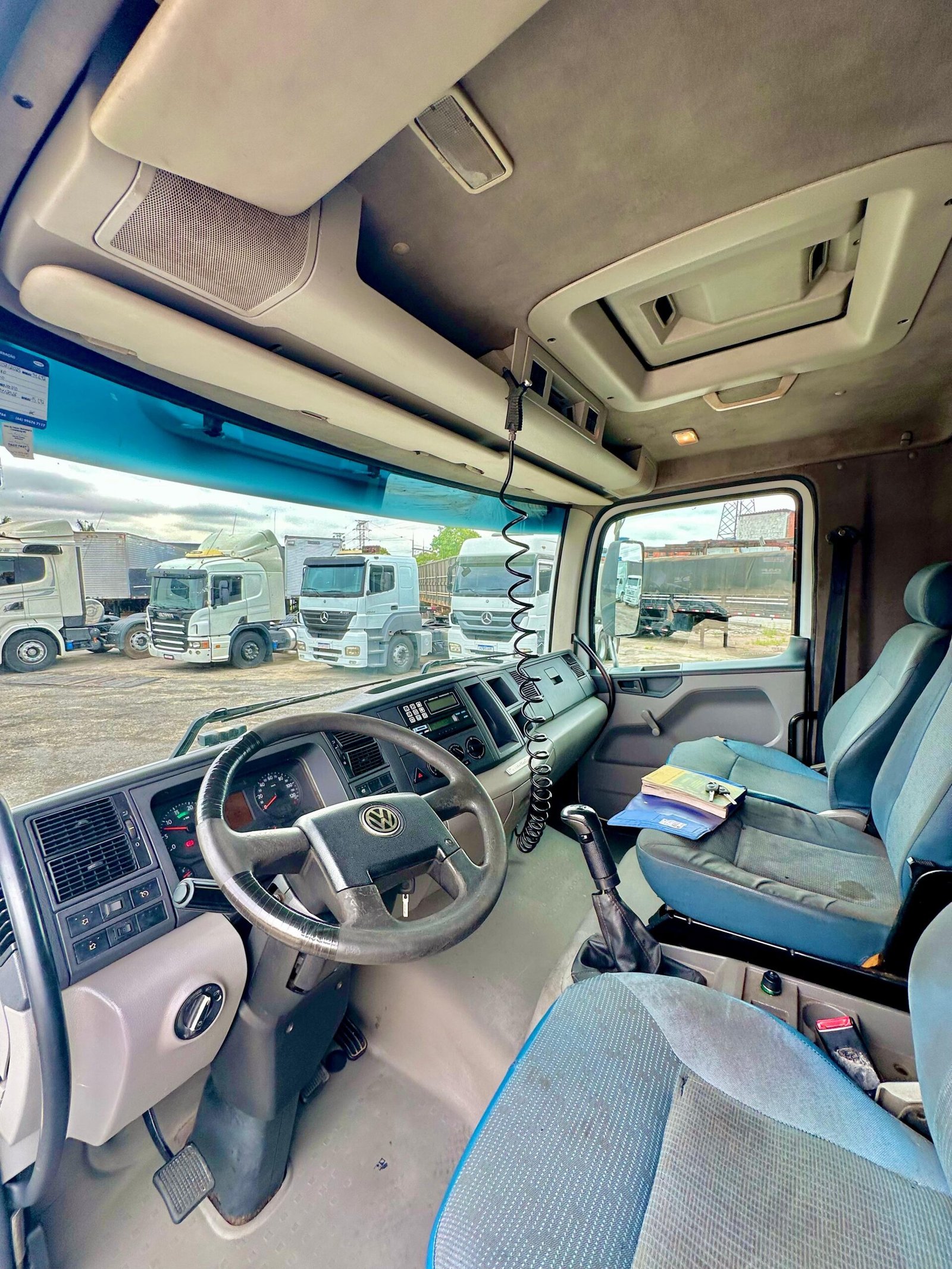 Vw 17.250 4×2 2011 Com Baú Refrigerado Ou No Chassi