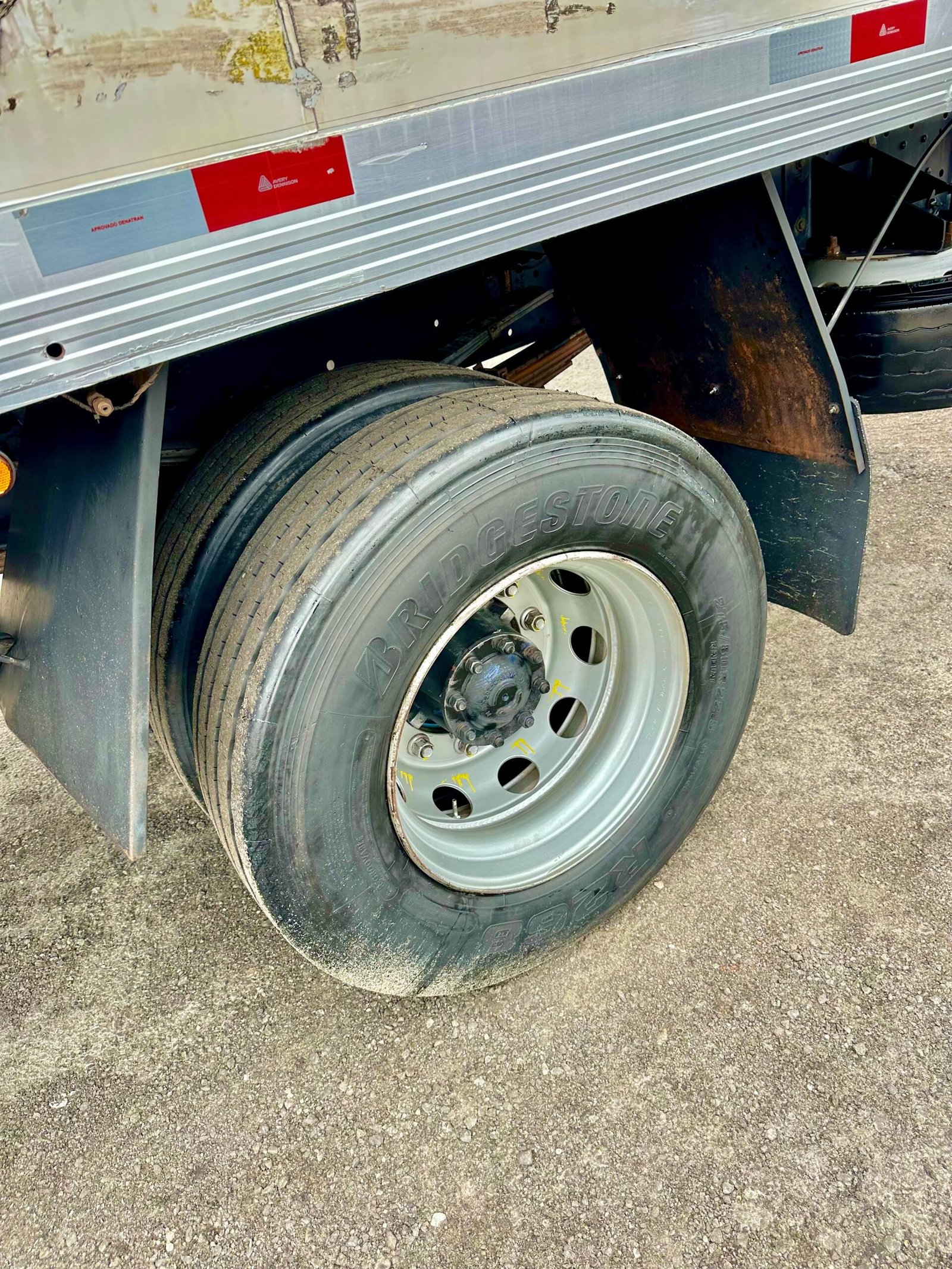 Vw 17.250 4×2 2011 Com Baú Refrigerado Ou No Chassi