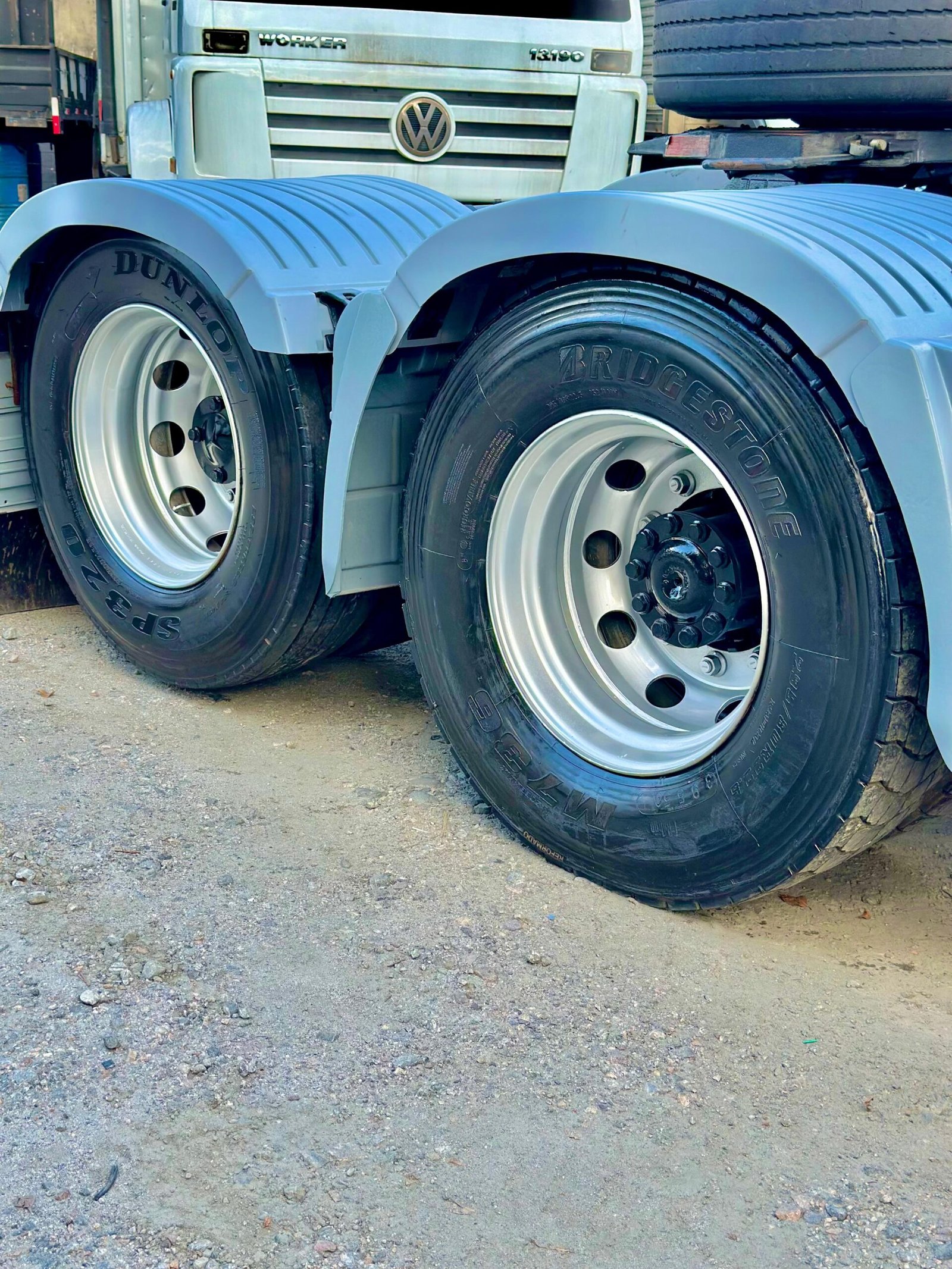 Axor 2544 6×2 2019 Teto Alto e Automático