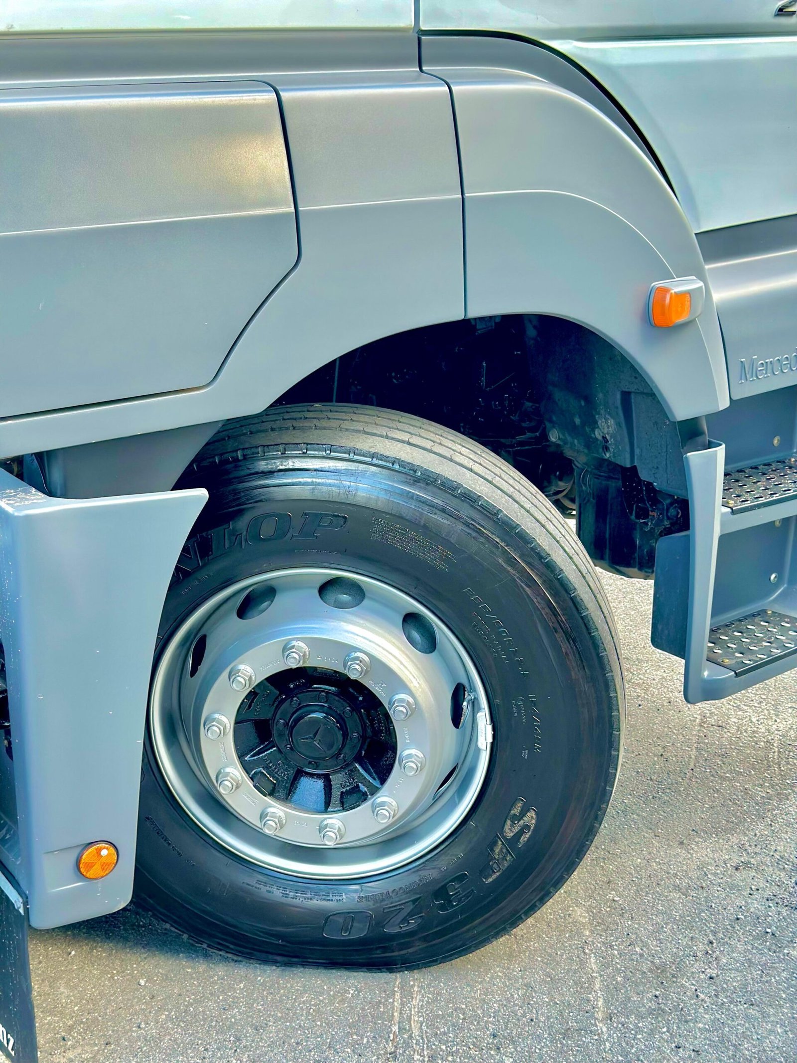 Axor 2544 6×2 2019 Teto Alto e Automático