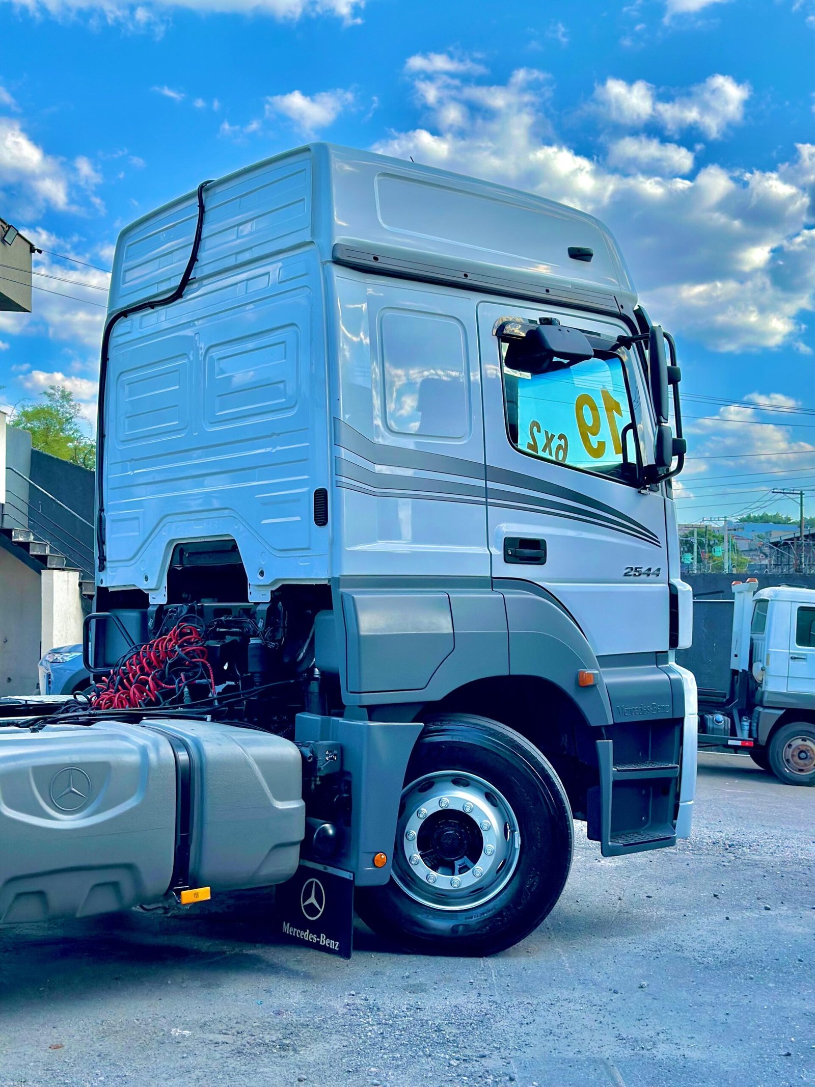 Axor 2544 6×2 2019 Teto Alto e Automático