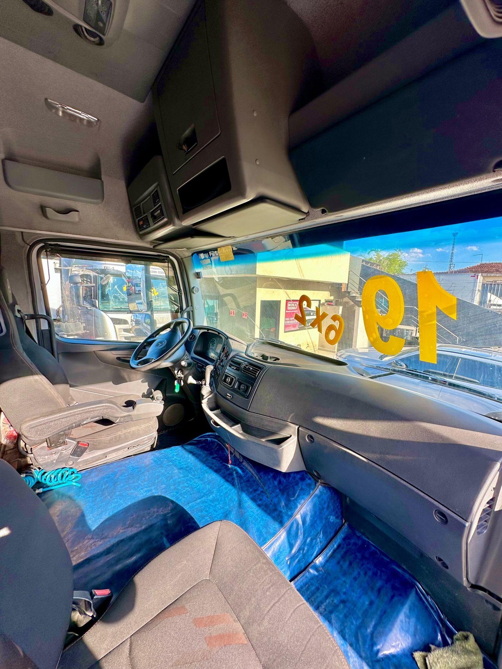 Axor 2544 6×2 2019 Teto Alto e Automático