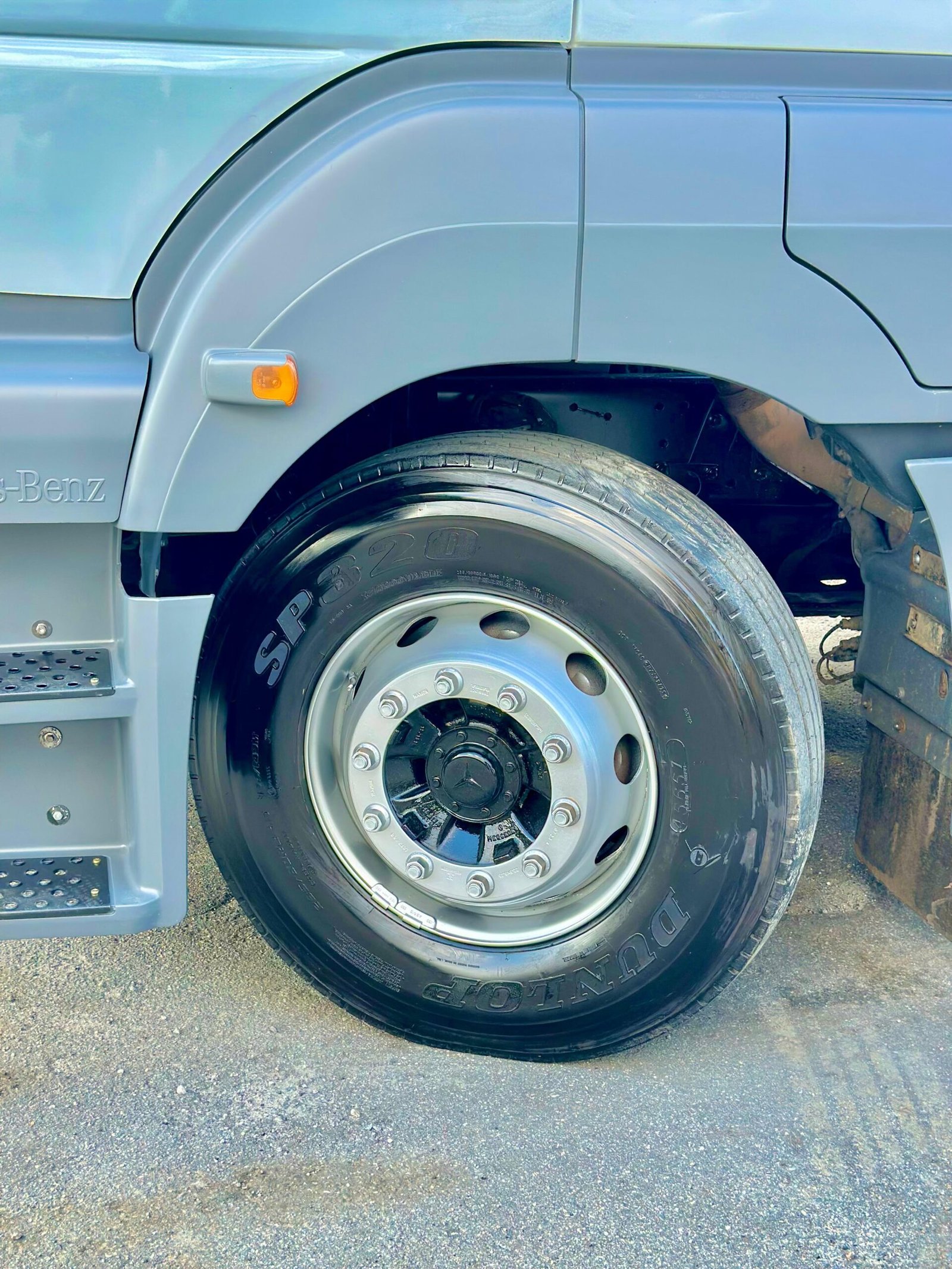 Axor 2544 6×2 2019 Teto Alto e Automático