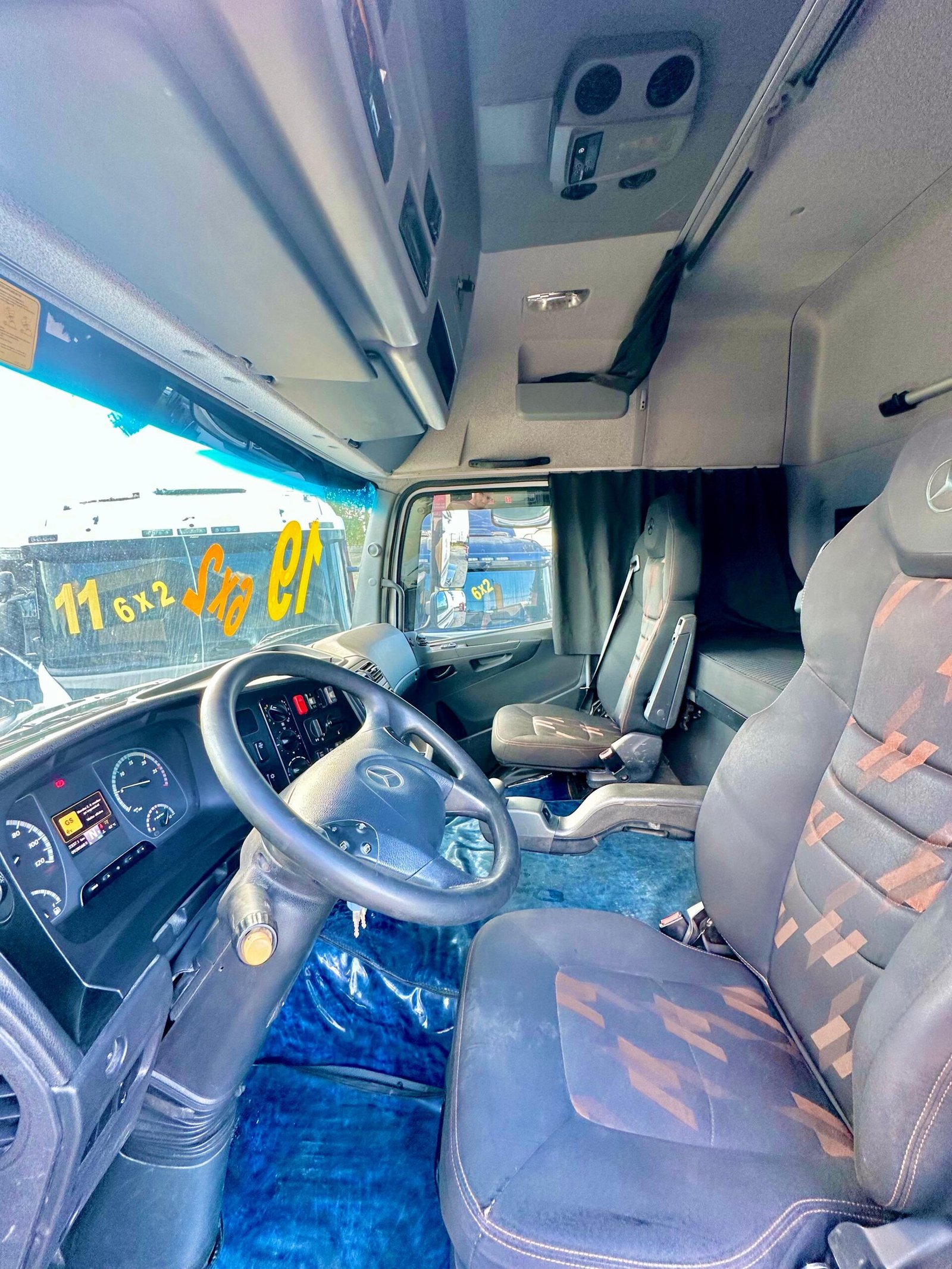 Axor 2544 6×2 2019 Teto Alto e Automático