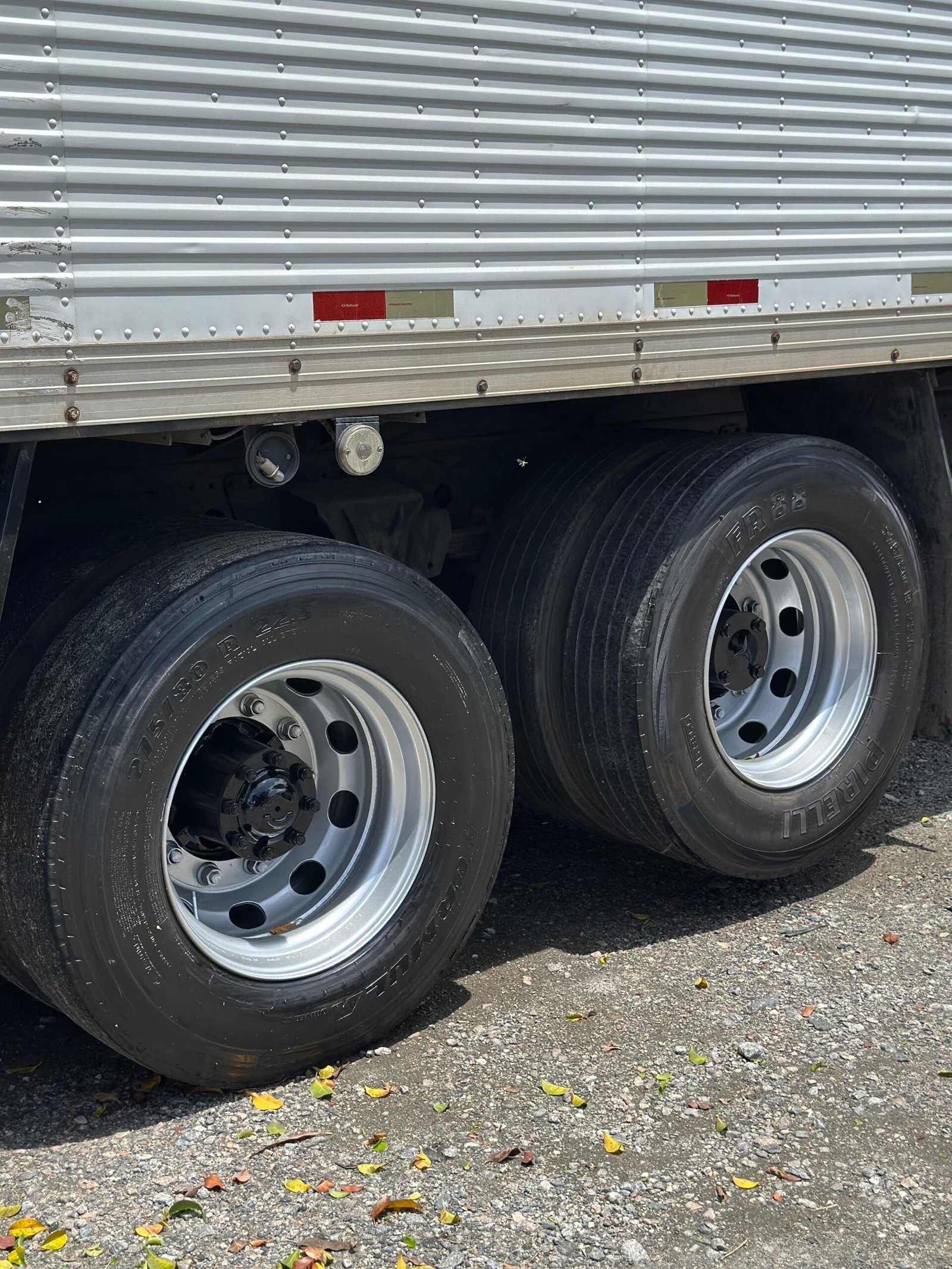 Mb Atego 2425 6×2 2009 Bau 8,50 Chapeado