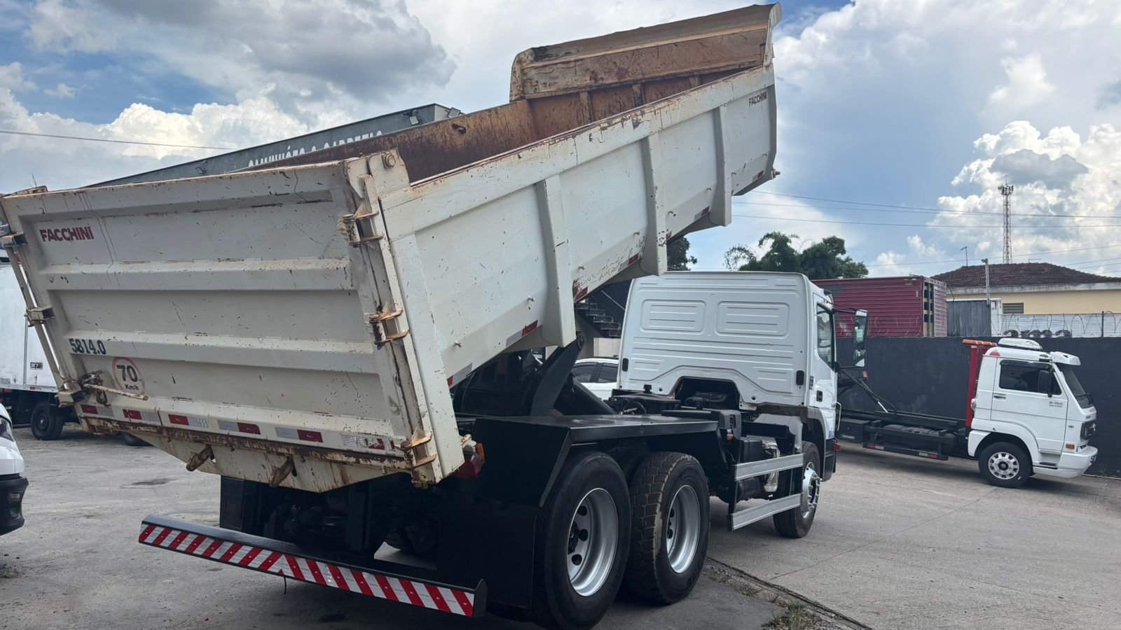 Atego 2426 6×2 2020 Caçamba Basculante Facchini 12m³ e Ar Condic.