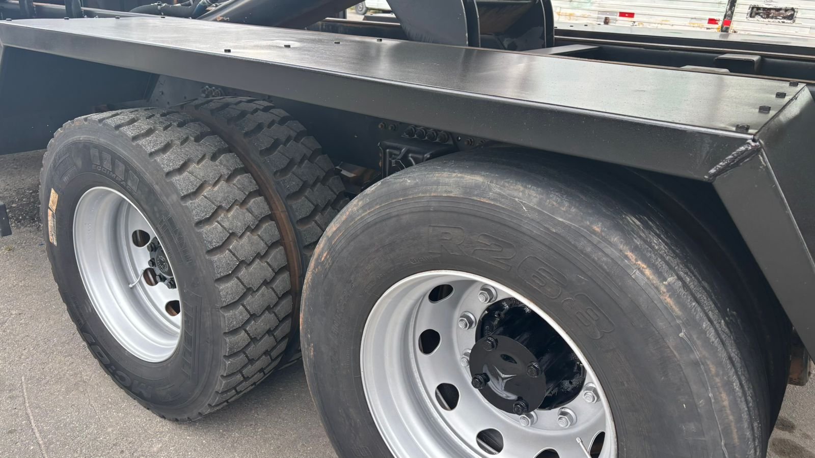 Atego 2426 6×2 2020 Caçamba Basculante Facchini 12m³ e Ar Condic.