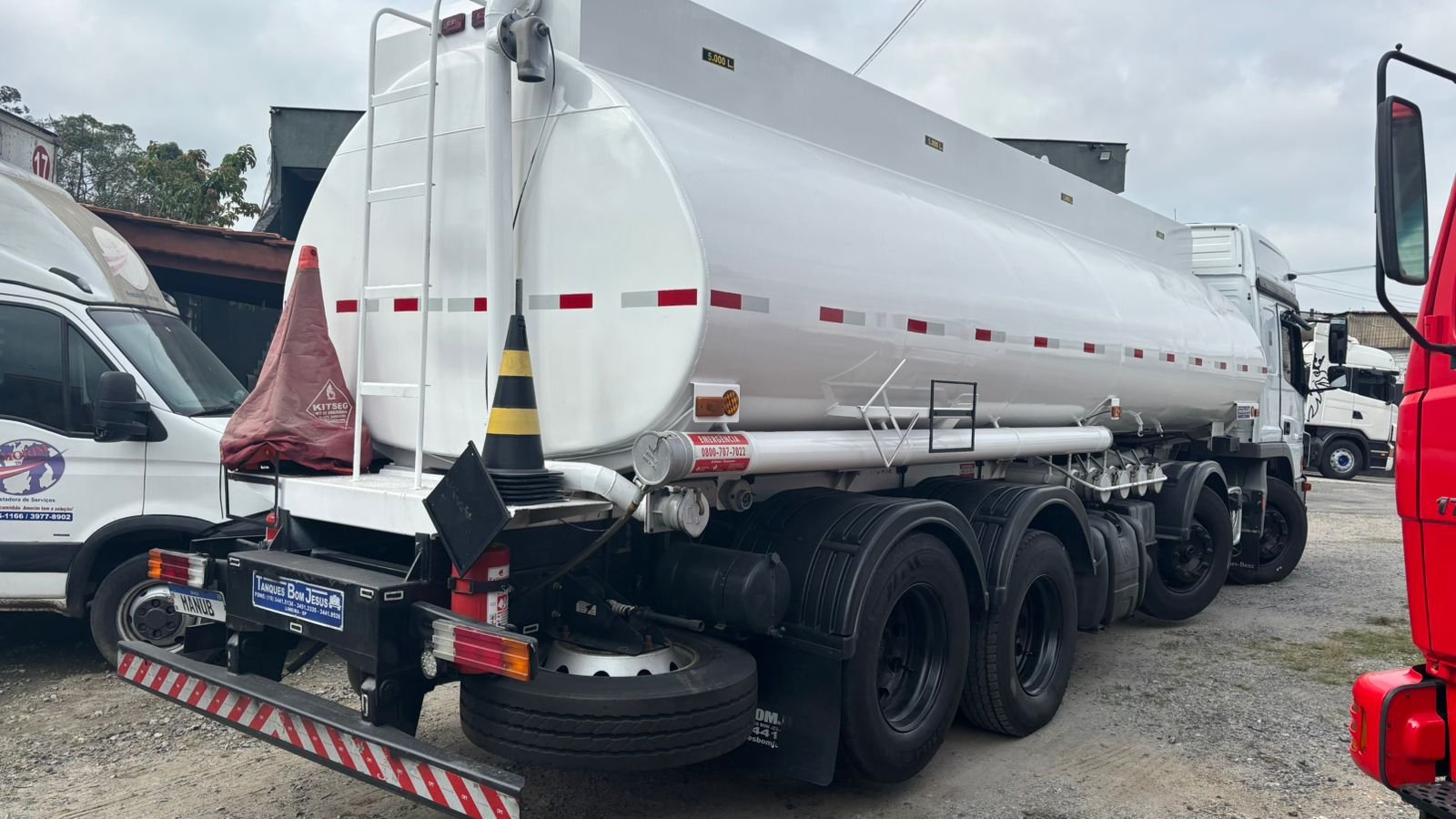 Atego 3030 8×2 2019 Tanque 20Mil Litros 4×5.000 Lts Com Botton