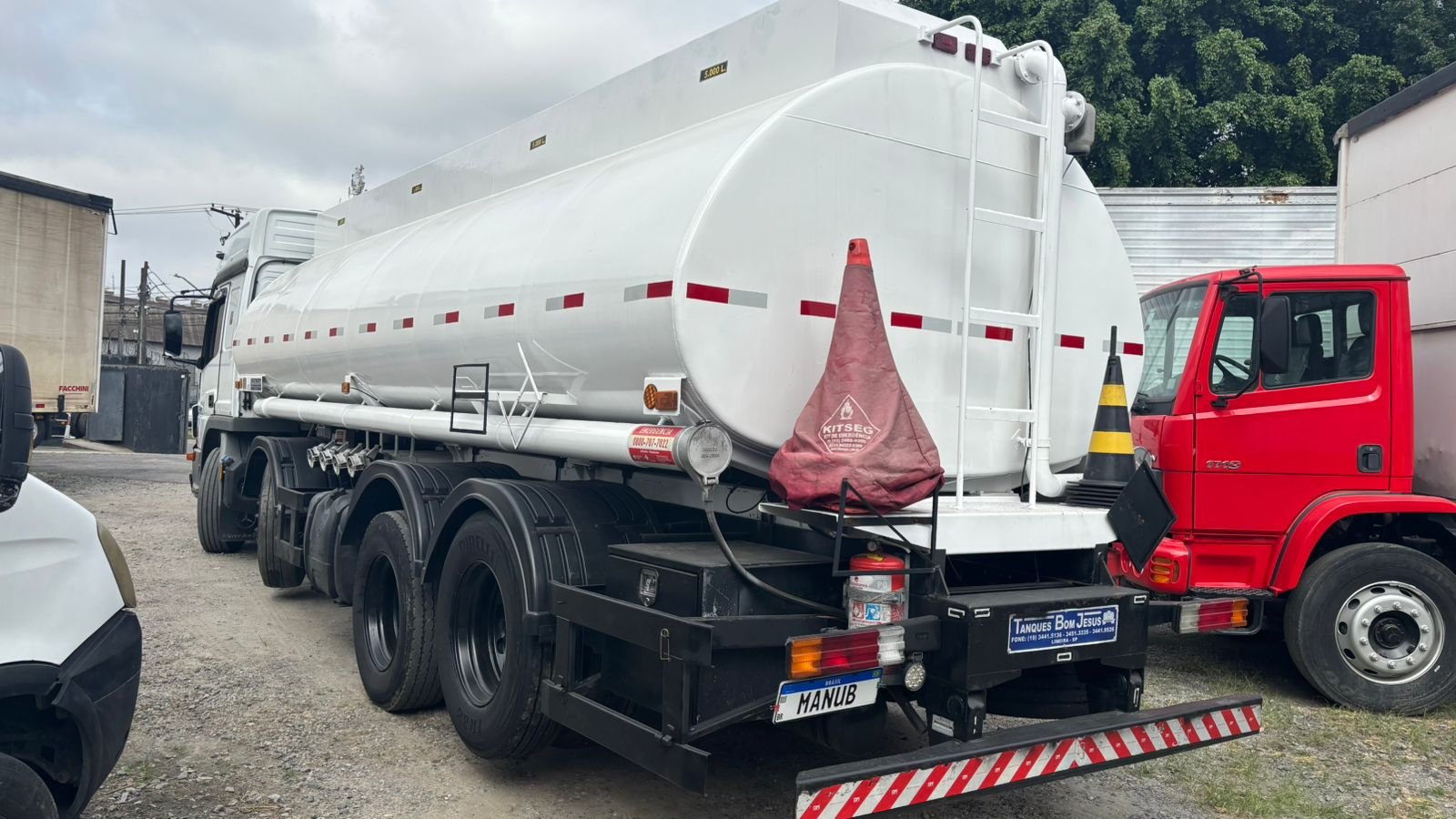 Atego 3030 8×2 2019 Tanque 20Mil Litros 4×5.000 Lts Com Botton