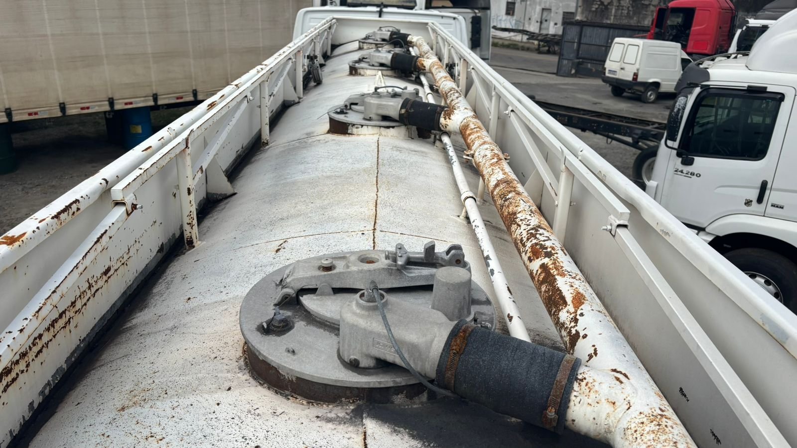 Atego 3030 8×2 2019 Tanque 20Mil Litros 4×5.000 Lts Com Botton