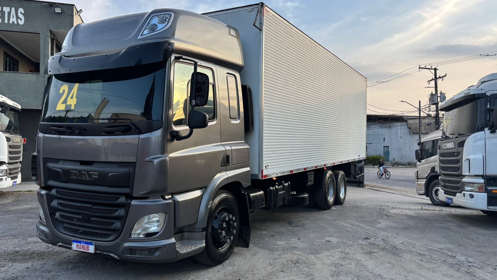 Daf Cf 6×2 2024 Bau 8,50 Space Cab Bau 8,50 Chapa Impecável