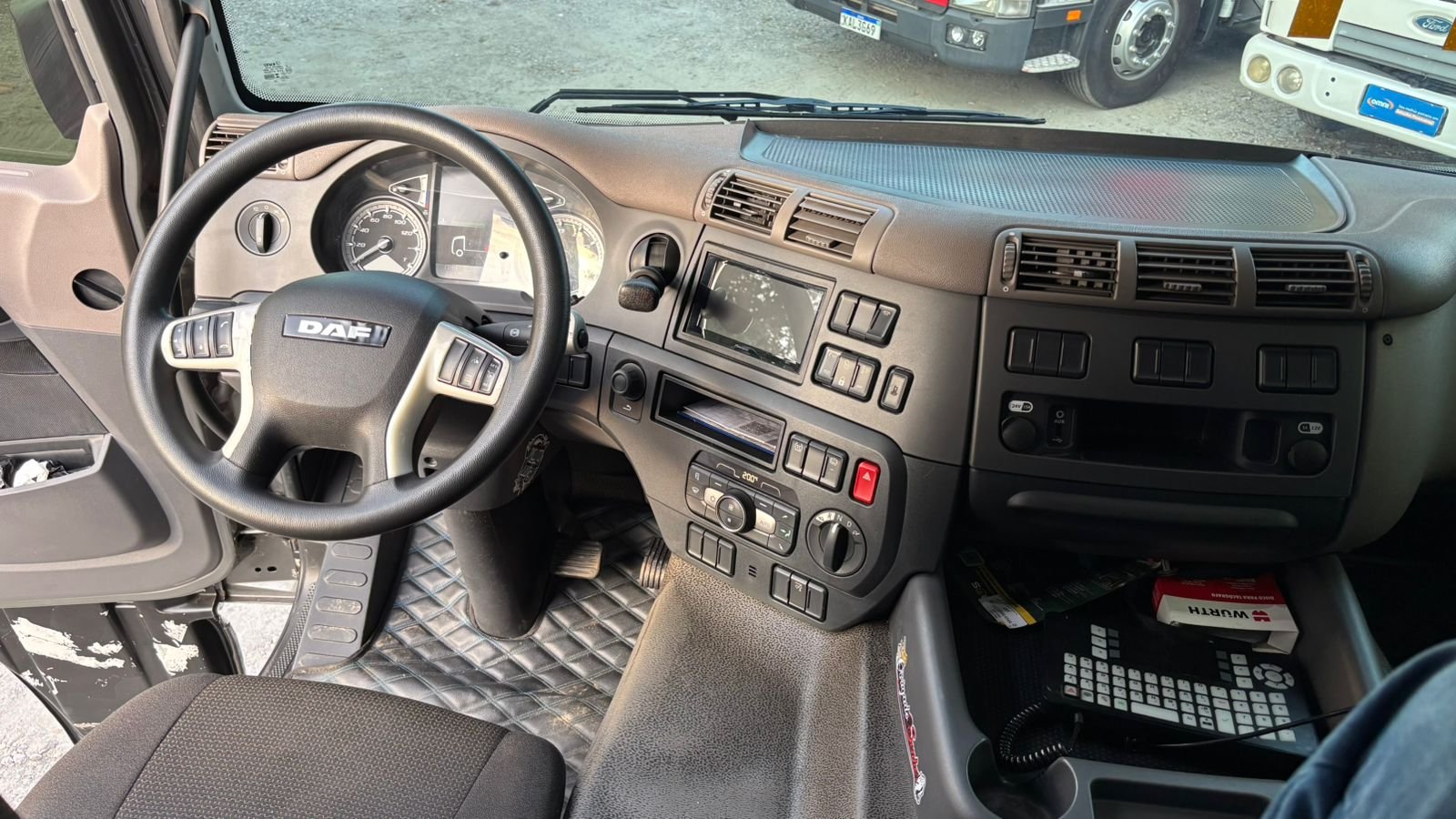 Daf Cf 6×2 2024 Bau 8,50 Space Cab Bau 8,50 Chapa Impecável