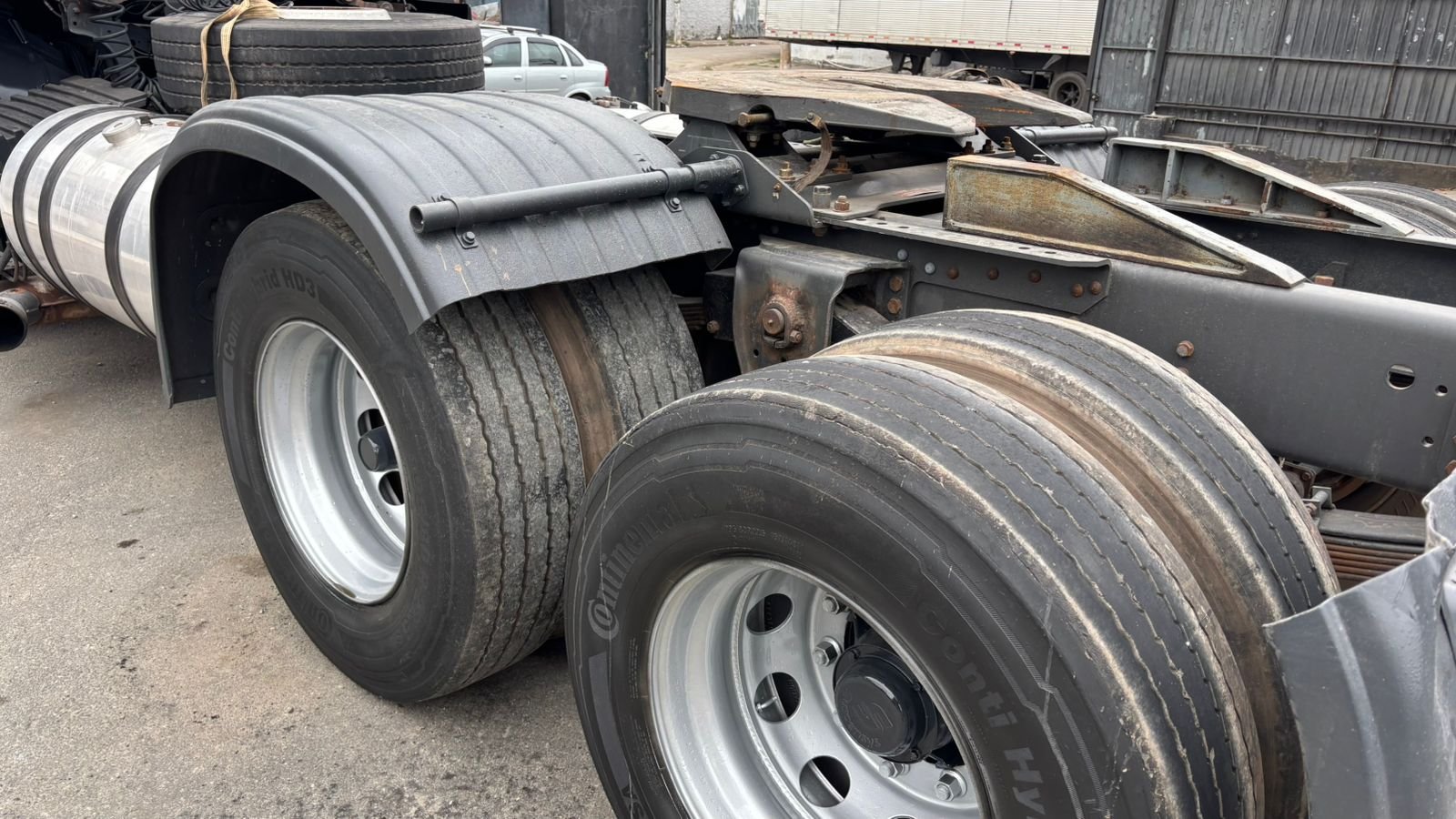 Scania G420 6×2 2011 Pneus 100%