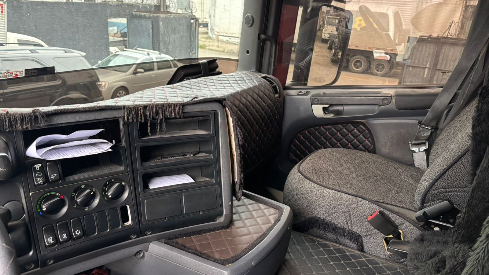 Scania G420 6×2 2011 Pneus 100%