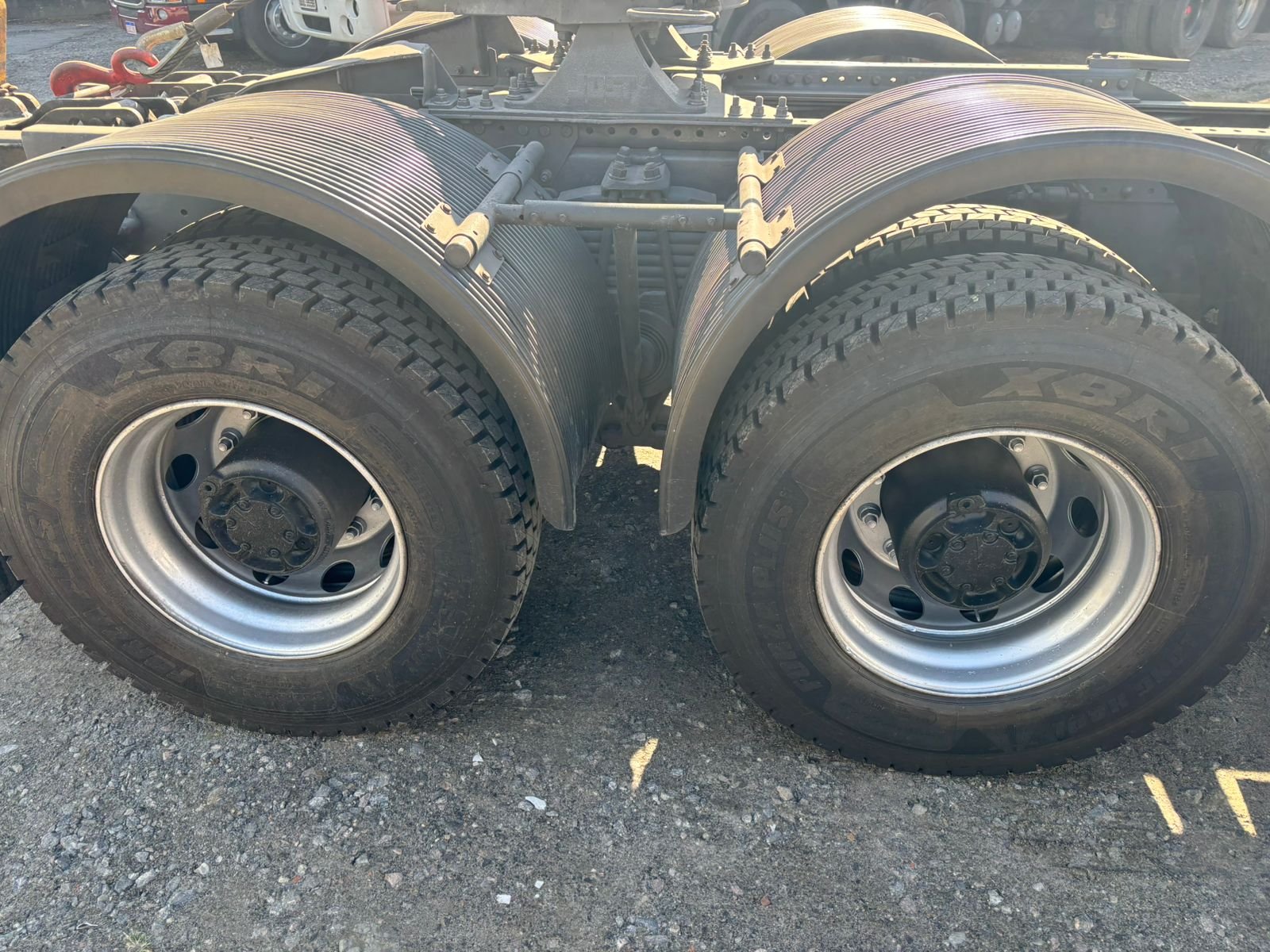 Volvo Fh 520 6×4 bug pesado 2011 guincho lança