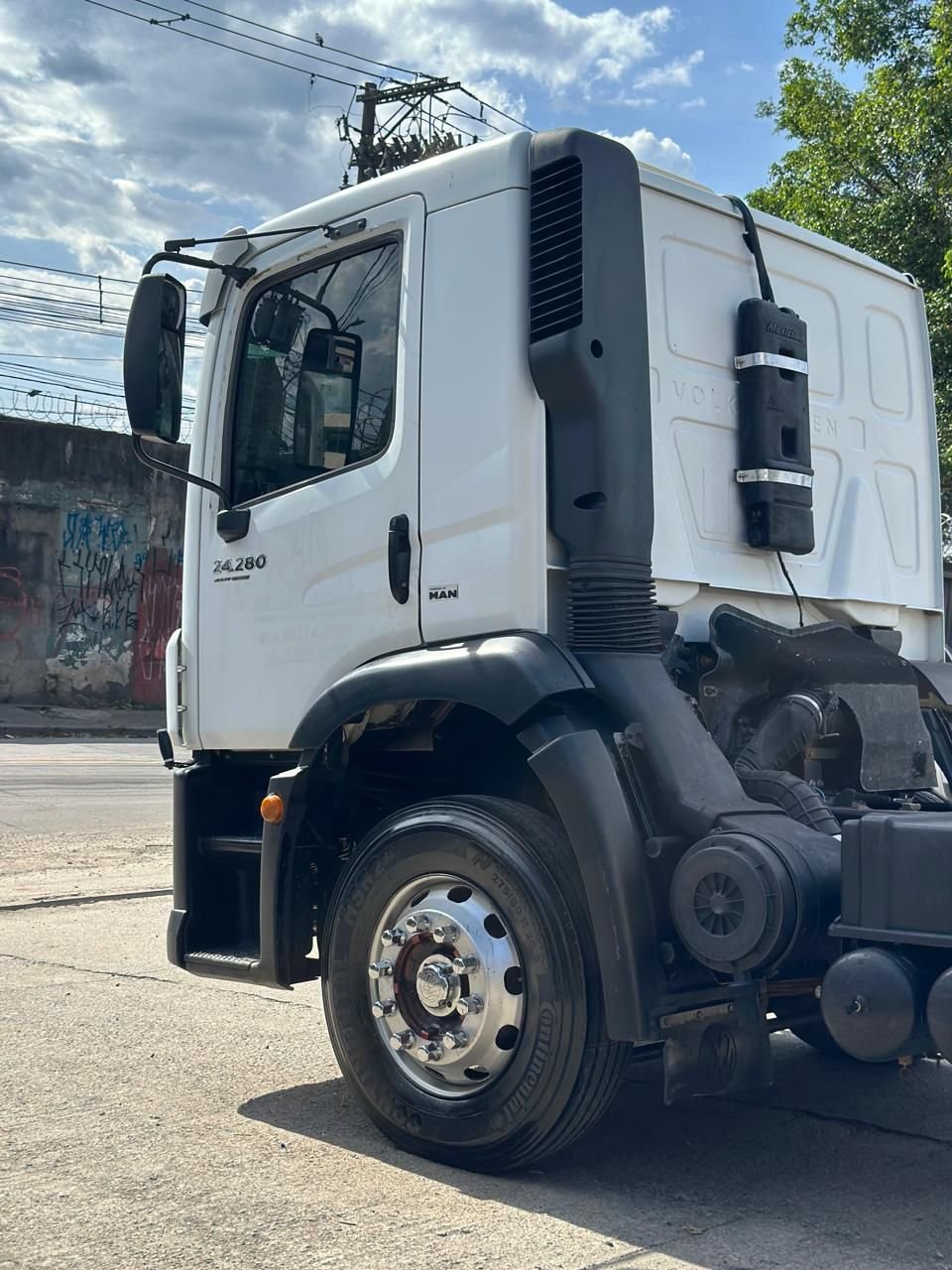 Vw 24.280 6×2 2014 No chassi