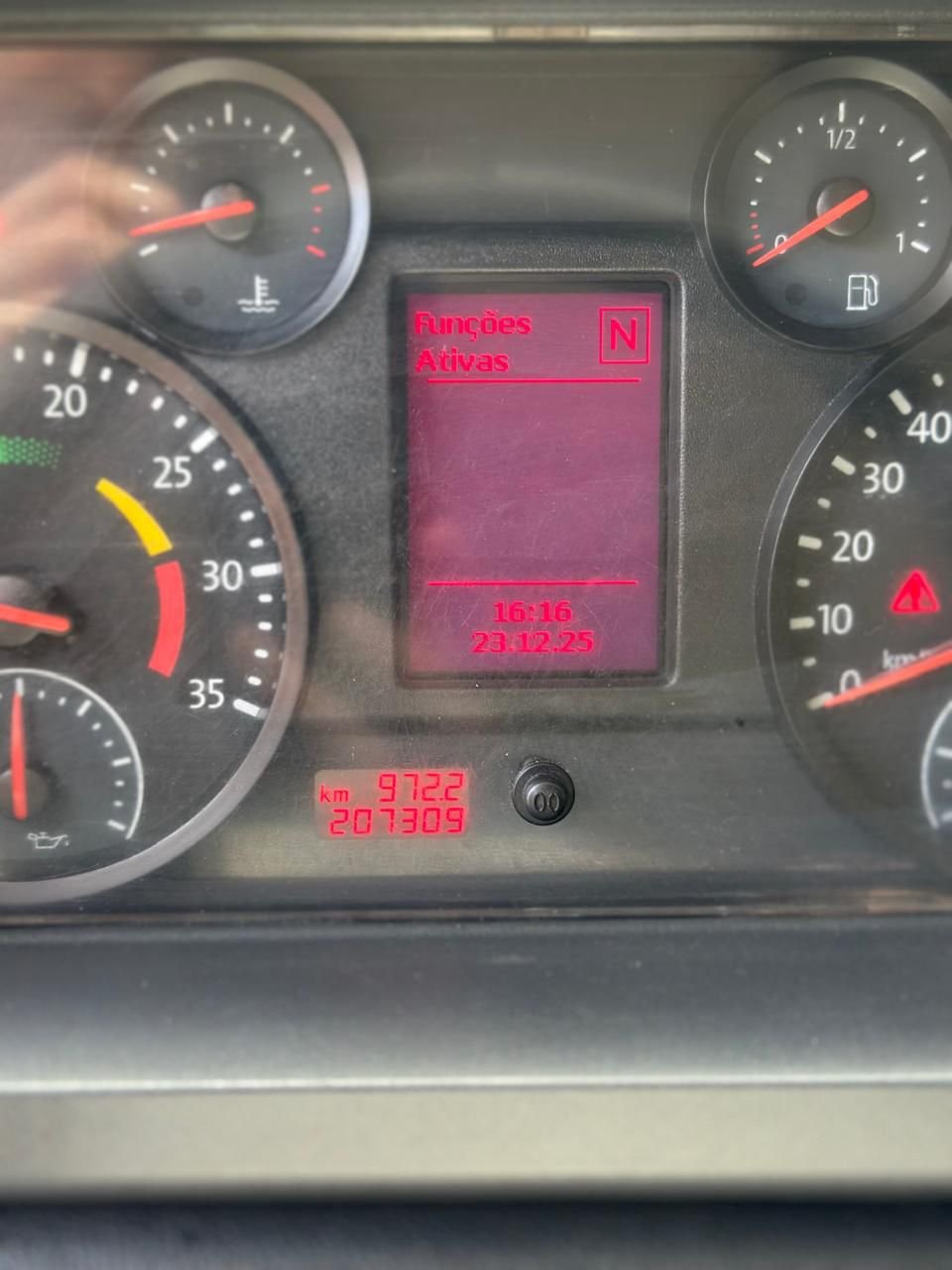 Vw 24.280 6×2 2014 No chassi