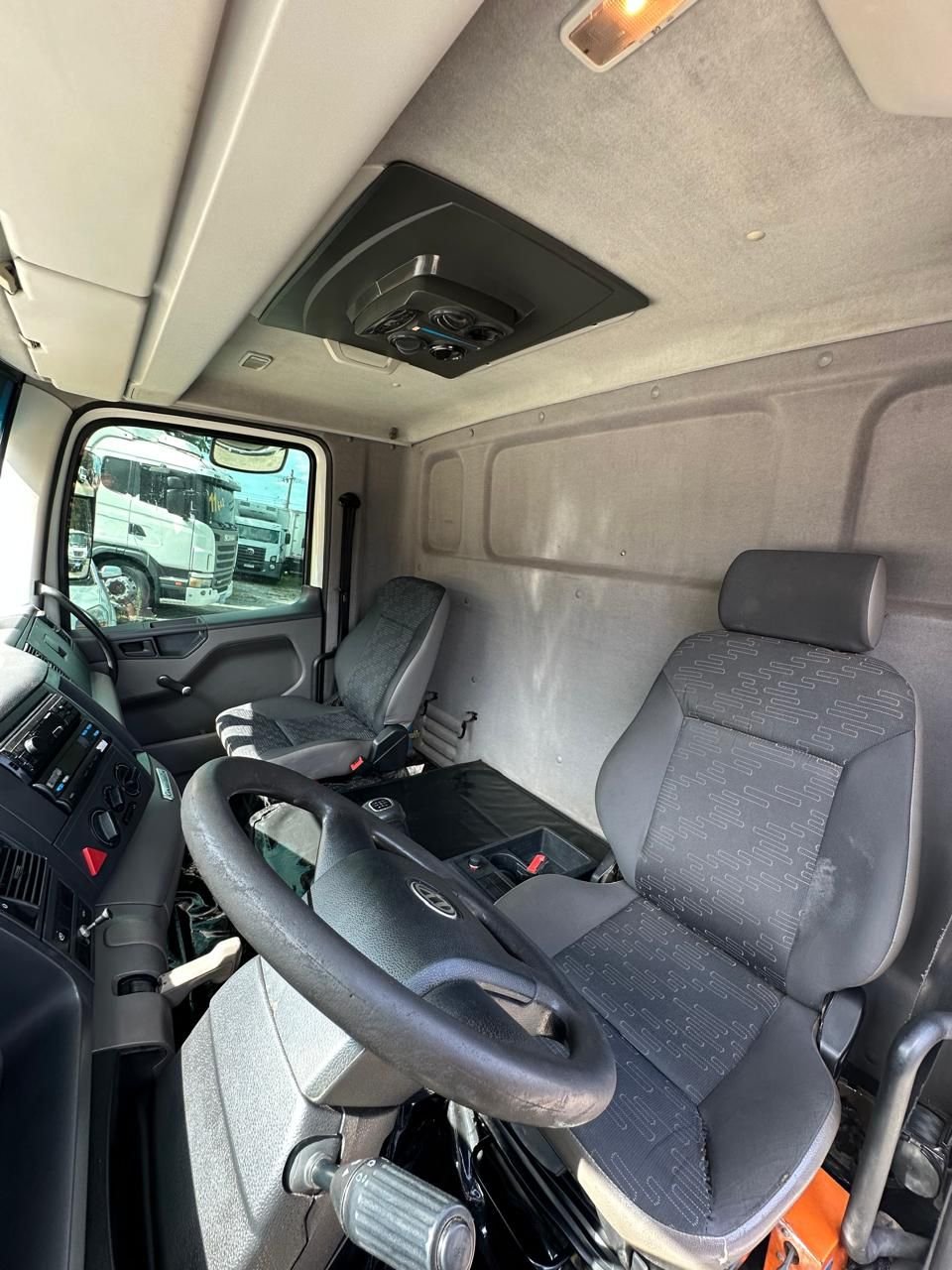 Vw 24.280 6×2 2014 No chassi