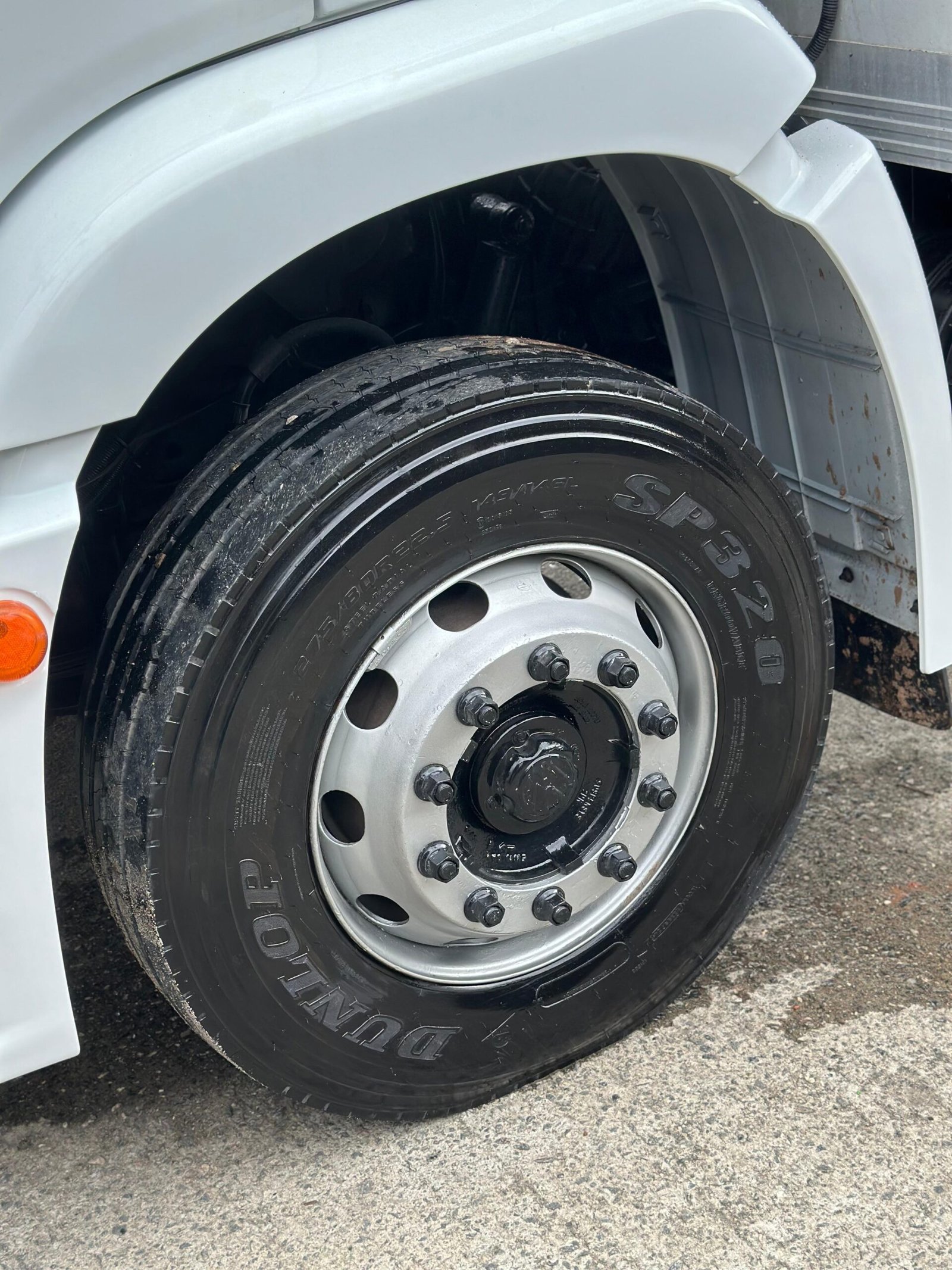 Vw 17.250 4×2 2011 Com Baú Refrigerado Ou No Chassi