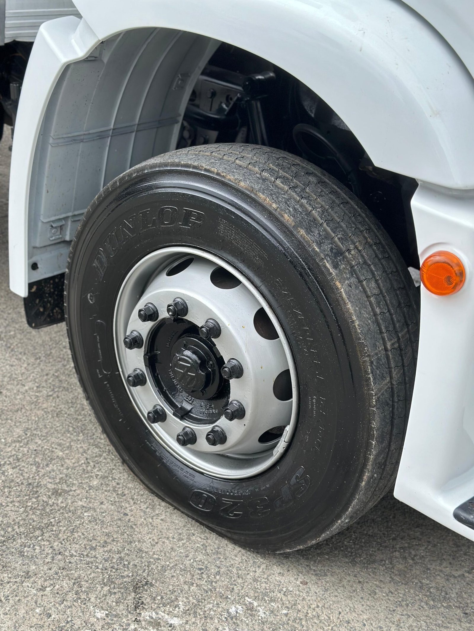 Vw 17.250 4×2 2011 Com Baú Refrigerado Ou No Chassi