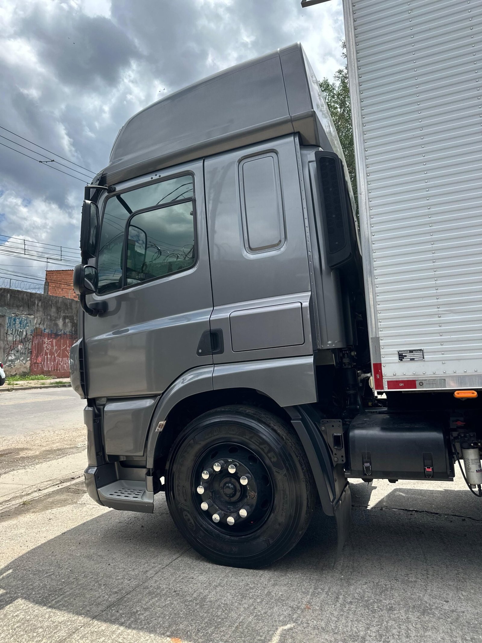 Daf Cf 310 6×2 2024 Bau 8,50 Space Cab Bau 8,50 Chapa Impecável