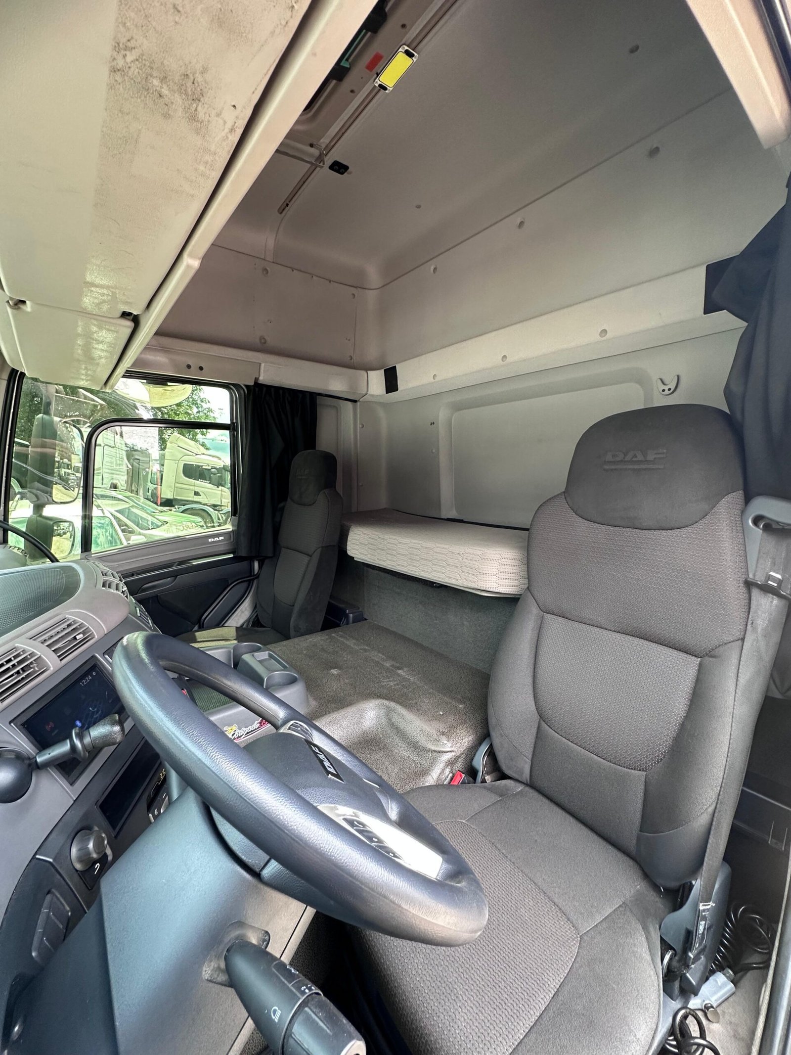 Daf Cf 310 6×2 2024 Bau 8,50 Space Cab Bau 8,50 Chapa Impecável