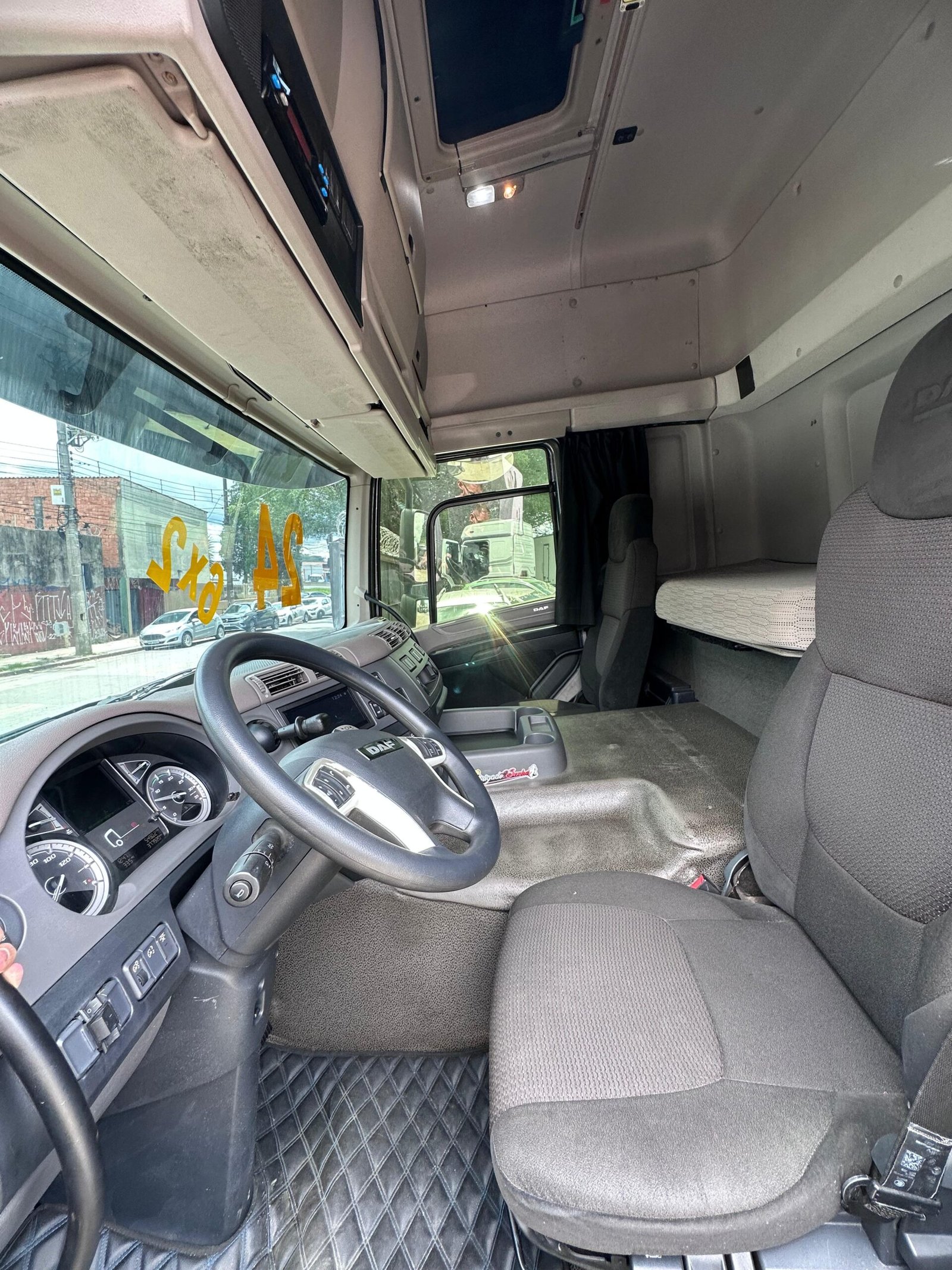 Daf Cf 310 6×2 2024 Bau 8,50 Space Cab Bau 8,50 Chapa Impecável