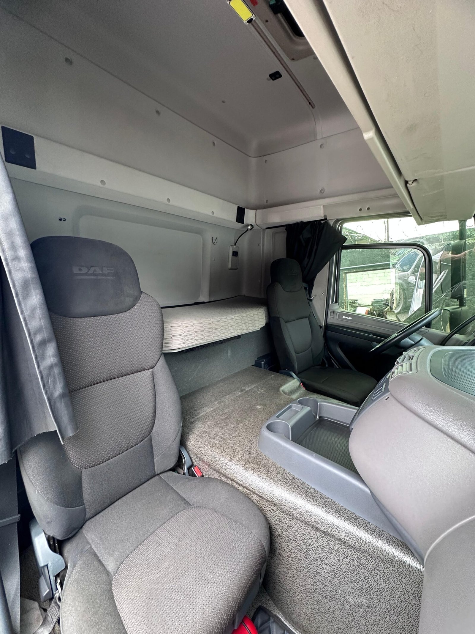 Daf Cf 310 6×2 2024 Bau 8,50 Space Cab Bau 8,50 Chapa Impecável