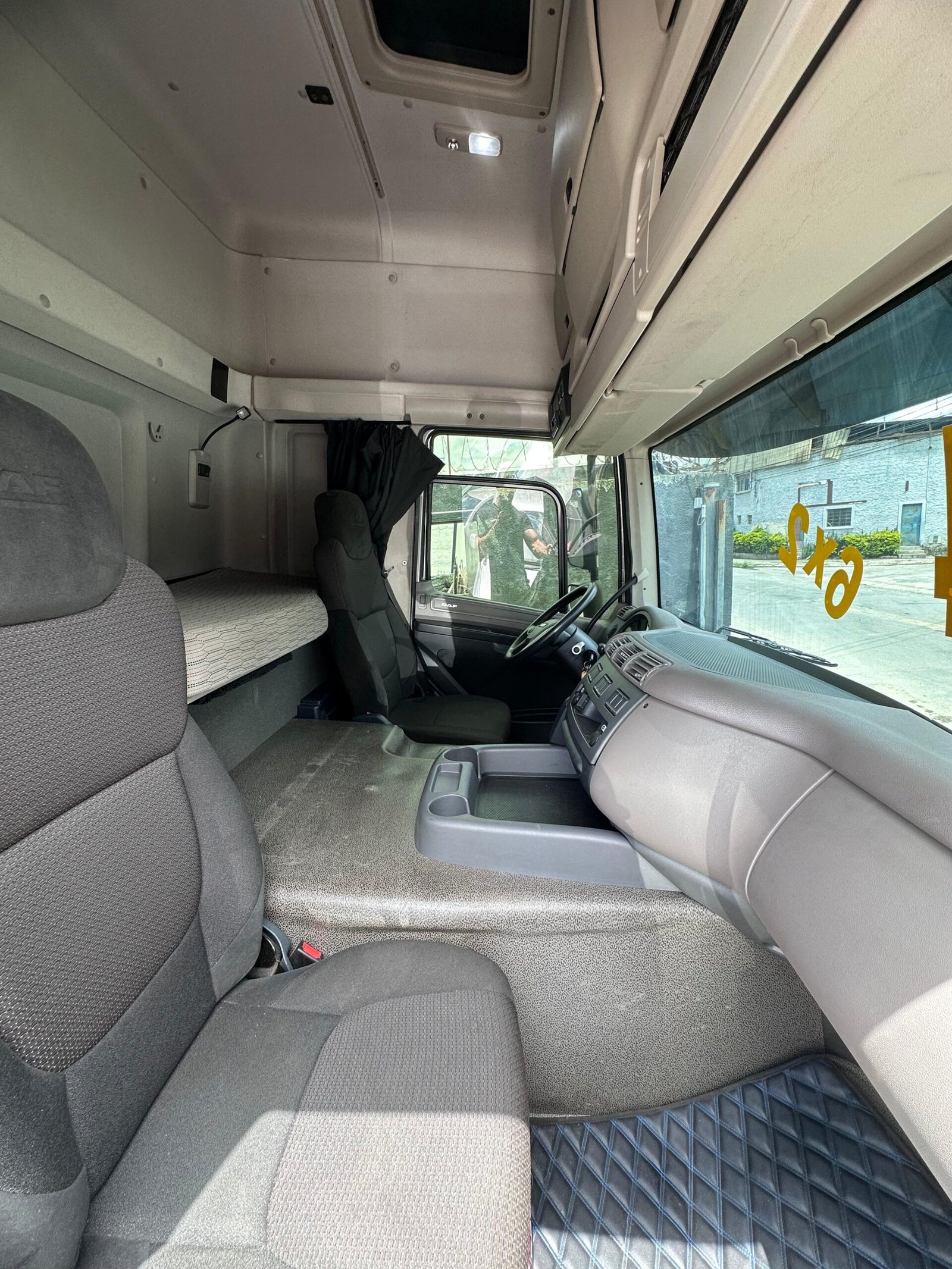 Daf Cf 310 6×2 2024 Bau 8,50 Space Cab Bau 8,50 Chapa Impecável