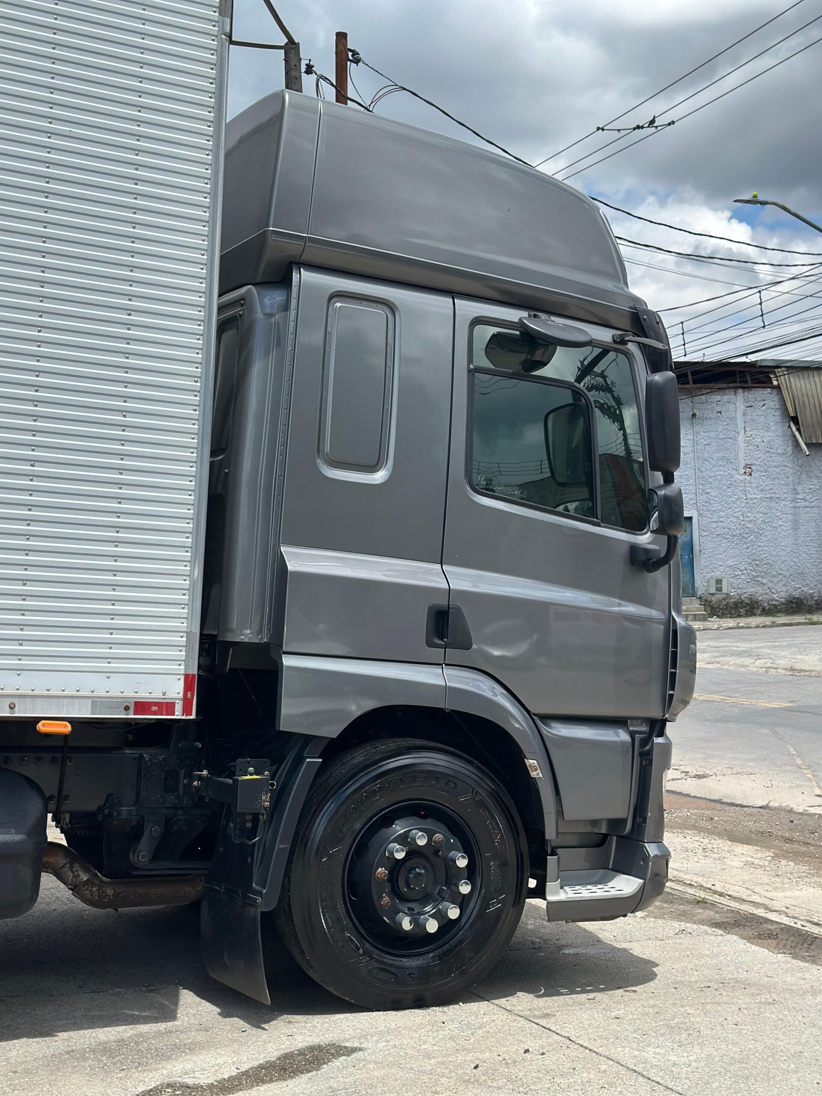 Daf Cf 310 6×2 2024 Bau 8,50 Space Cab Bau 8,50 Chapa Impecável