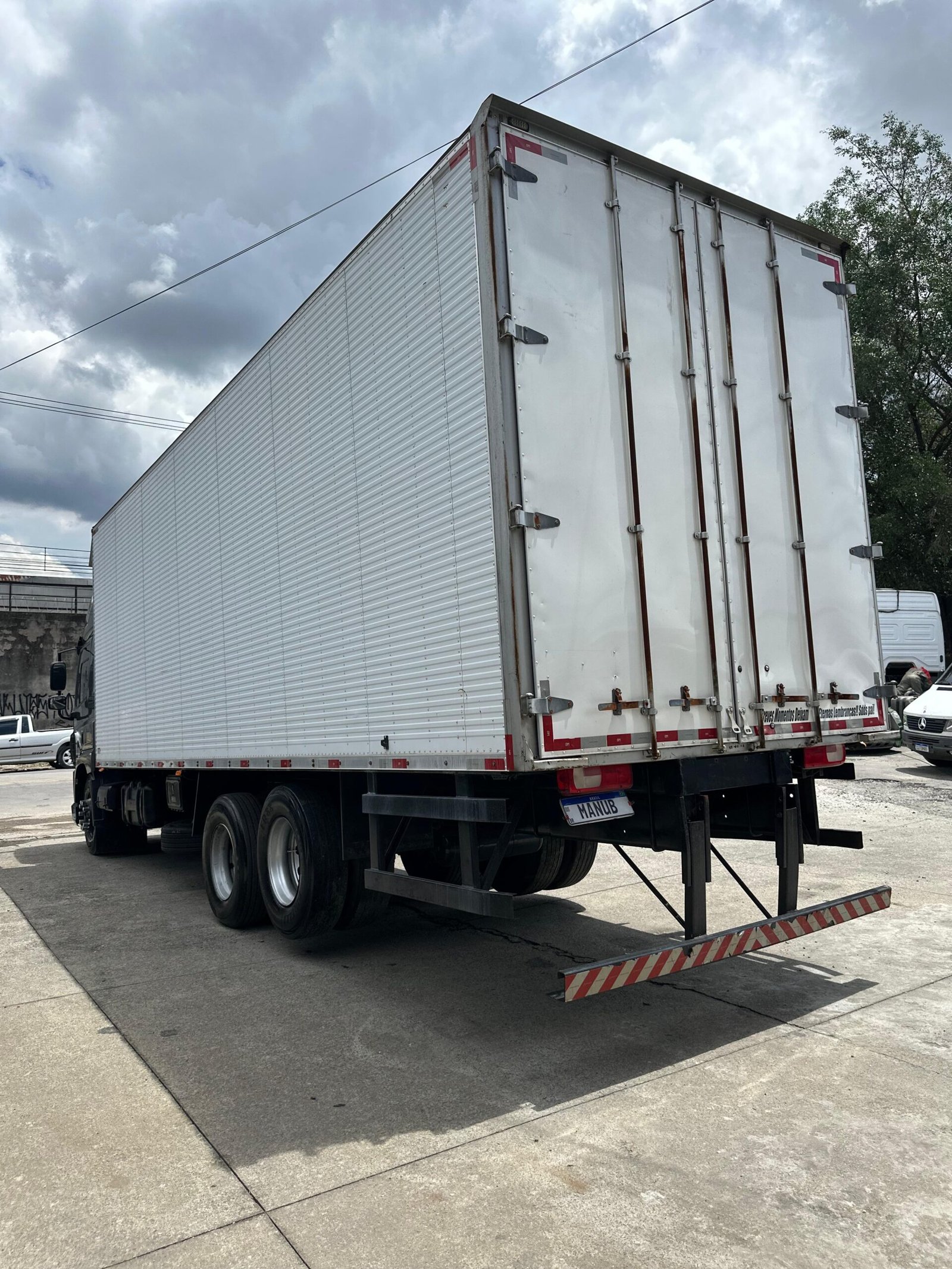 Daf Cf 310 6×2 2024 Bau 8,50 Space Cab Bau 8,50 Chapa Impecável