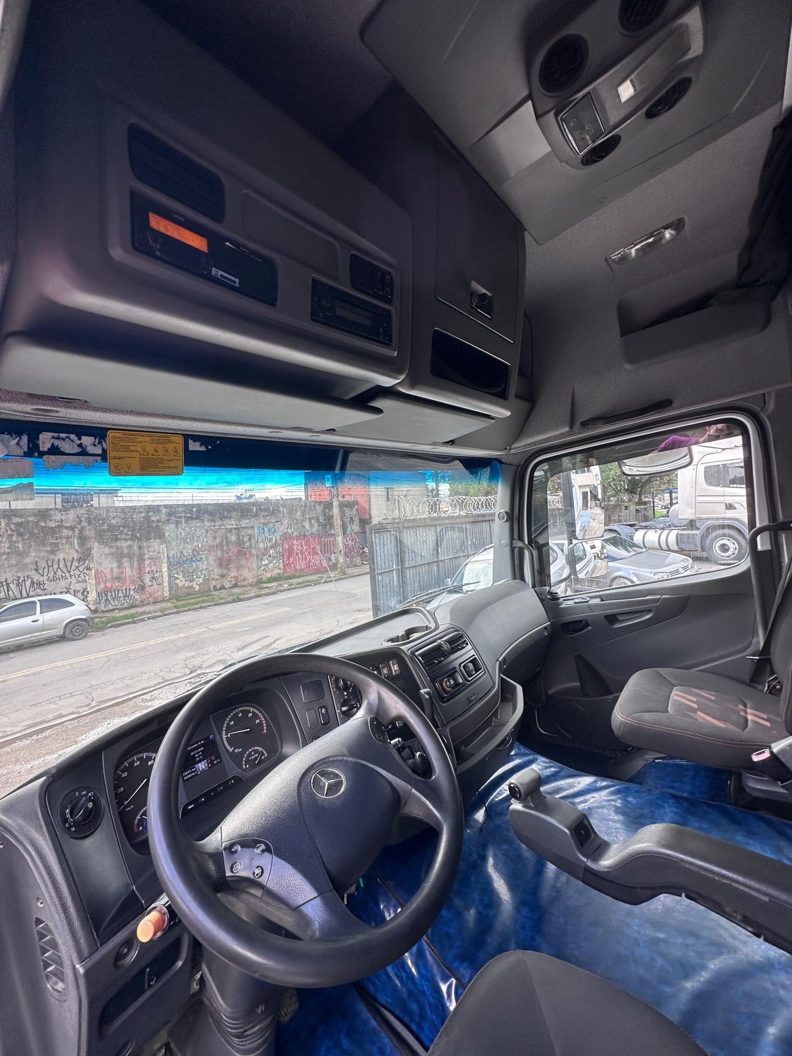 Axor 2544 6×2 2019 Teto Alto e Automático