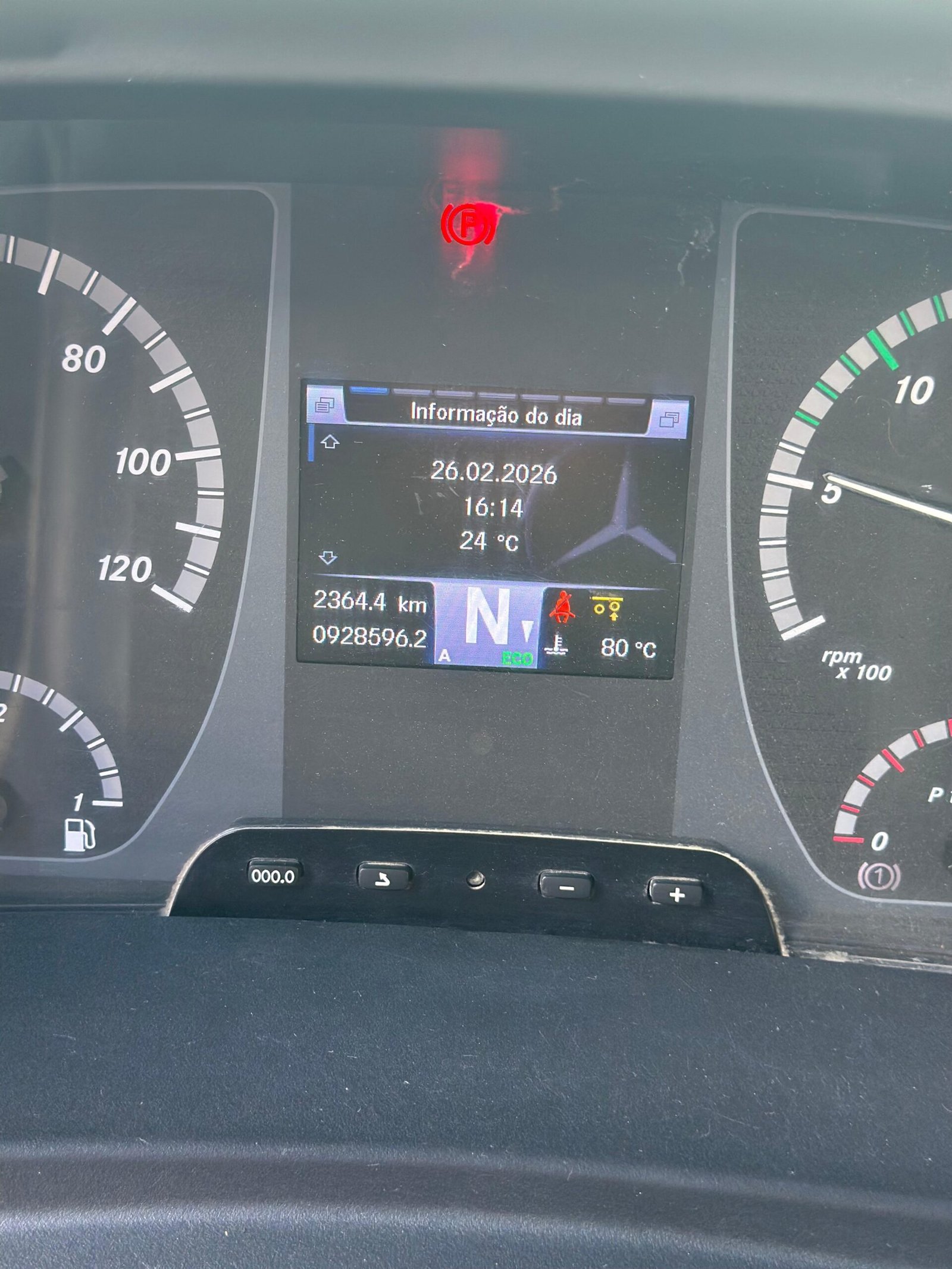 Axor 2544 6×2 2019 Teto Alto e Automático