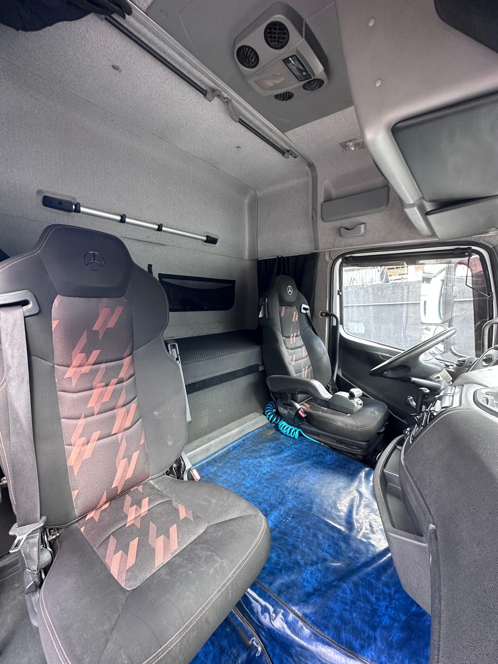 Axor 2544 6×2 2019 Teto Alto e Automático