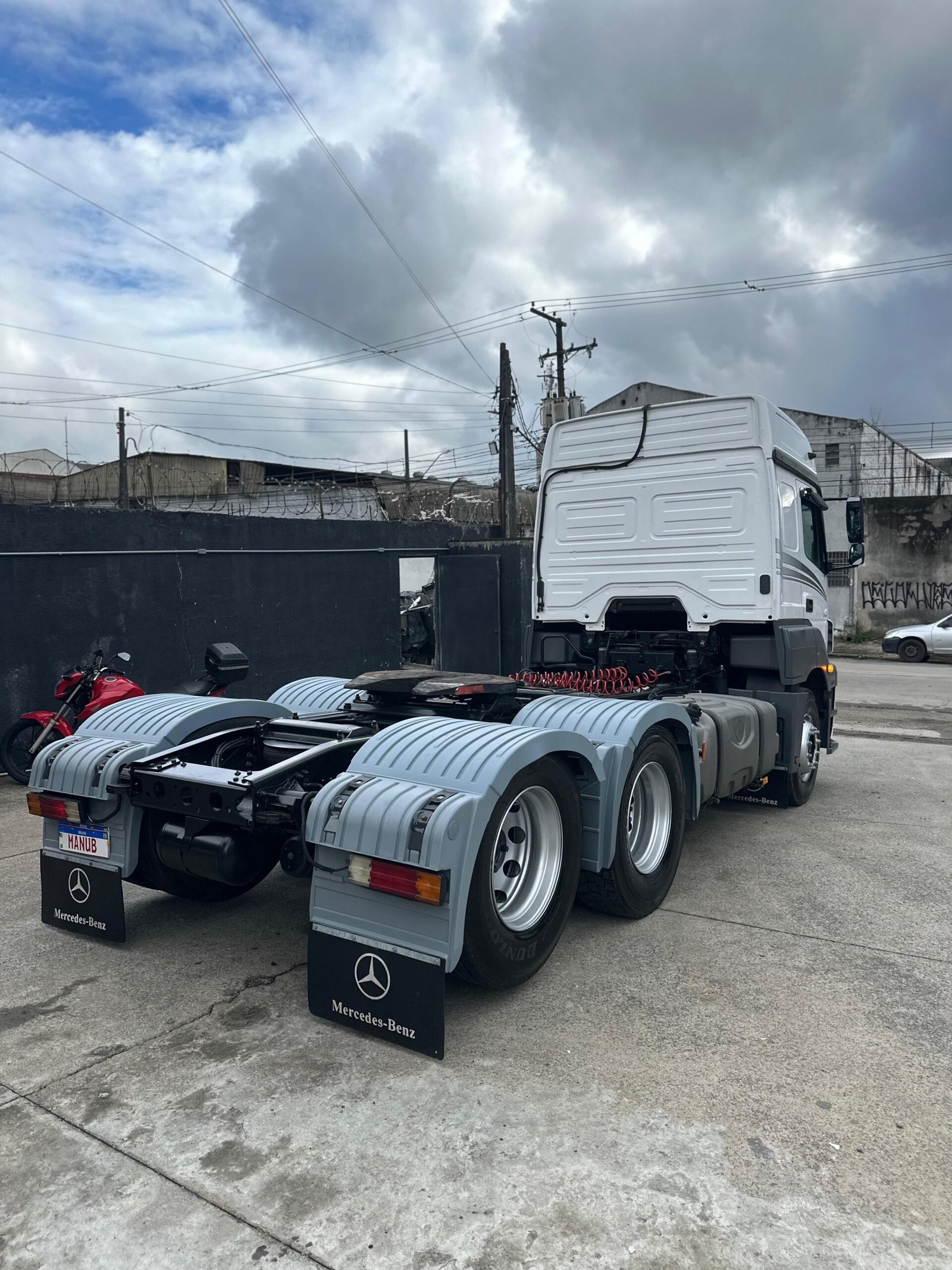 Axor 2544 6×2 2019 Teto Alto e Automático