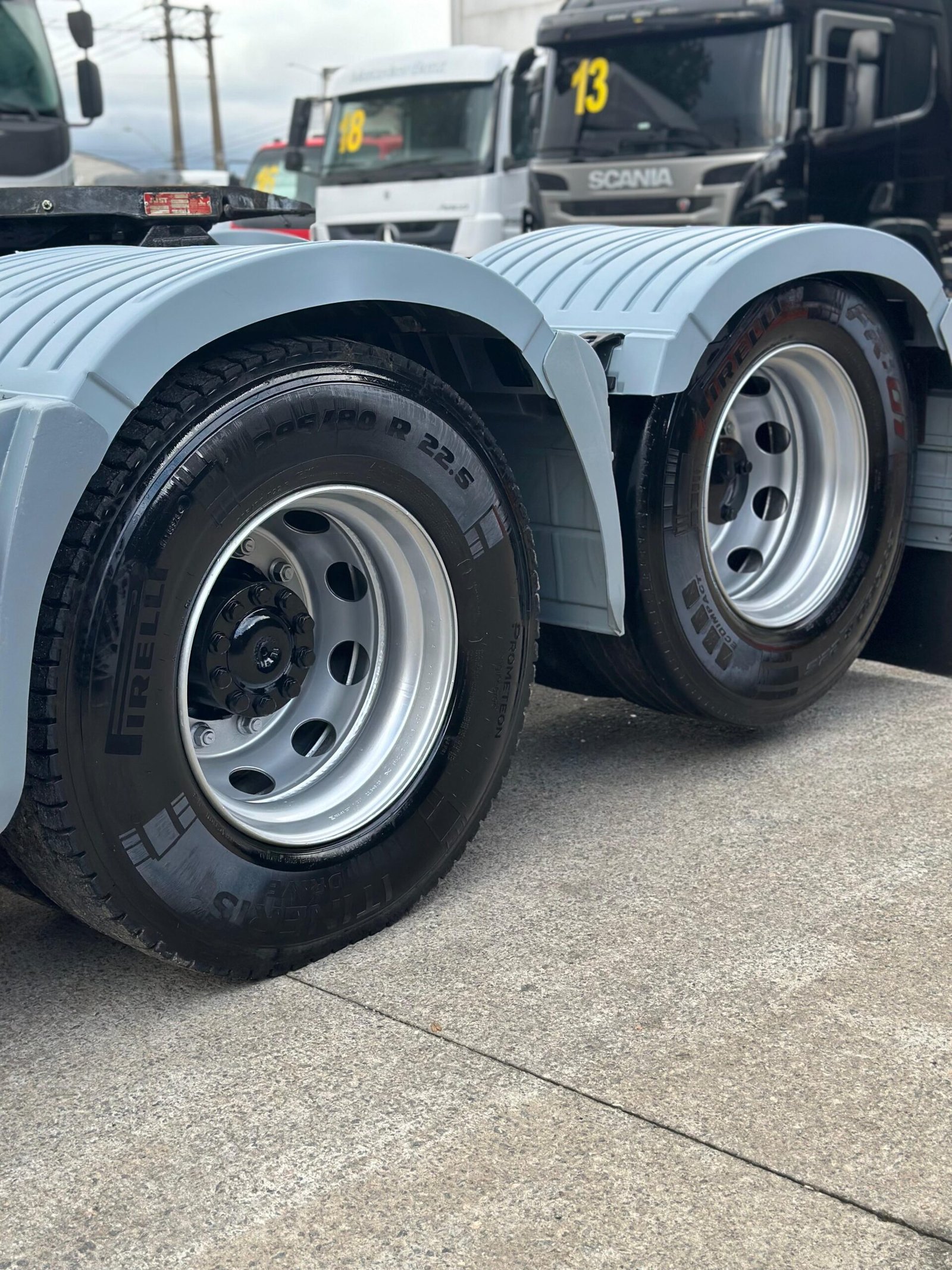 Axor 2544 6×2 2019 Teto Alto e Automático