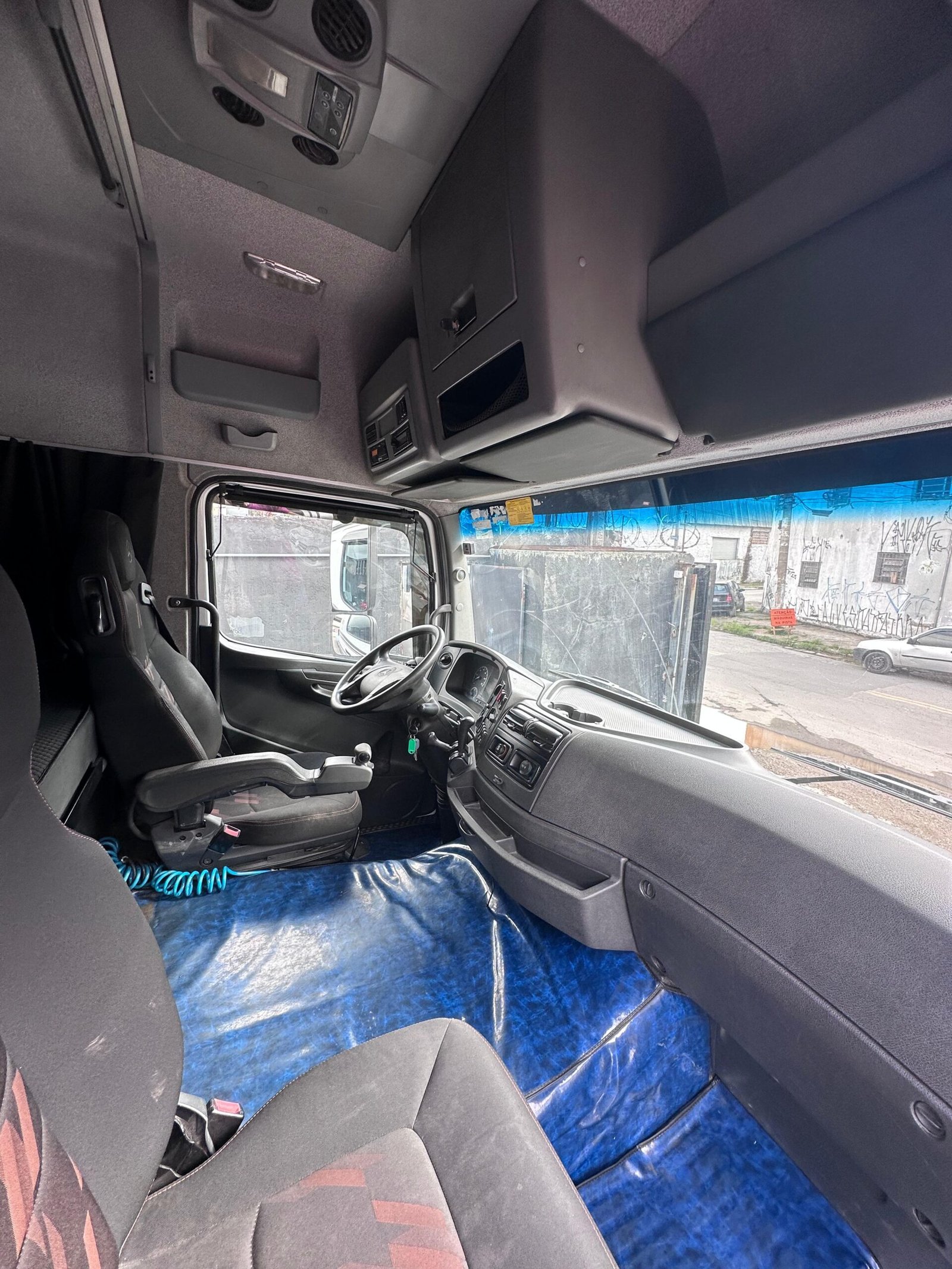 Axor 2544 6×2 2019 Teto Alto e Automático