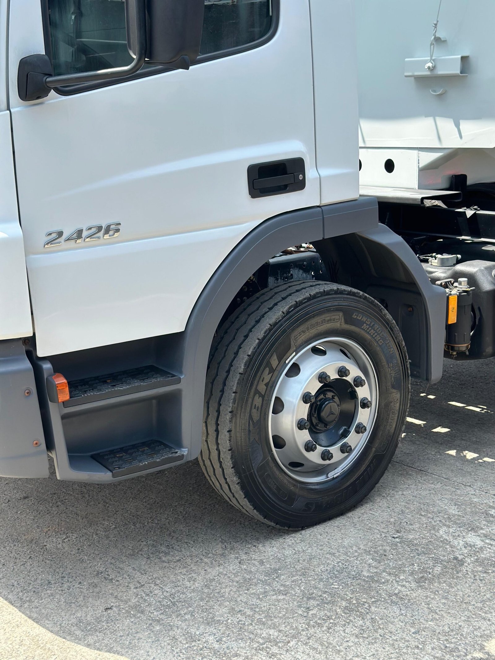 Atego 2426 6×2 2020 Caçamba Basculante Facchini 12m³ e Ar Condic.