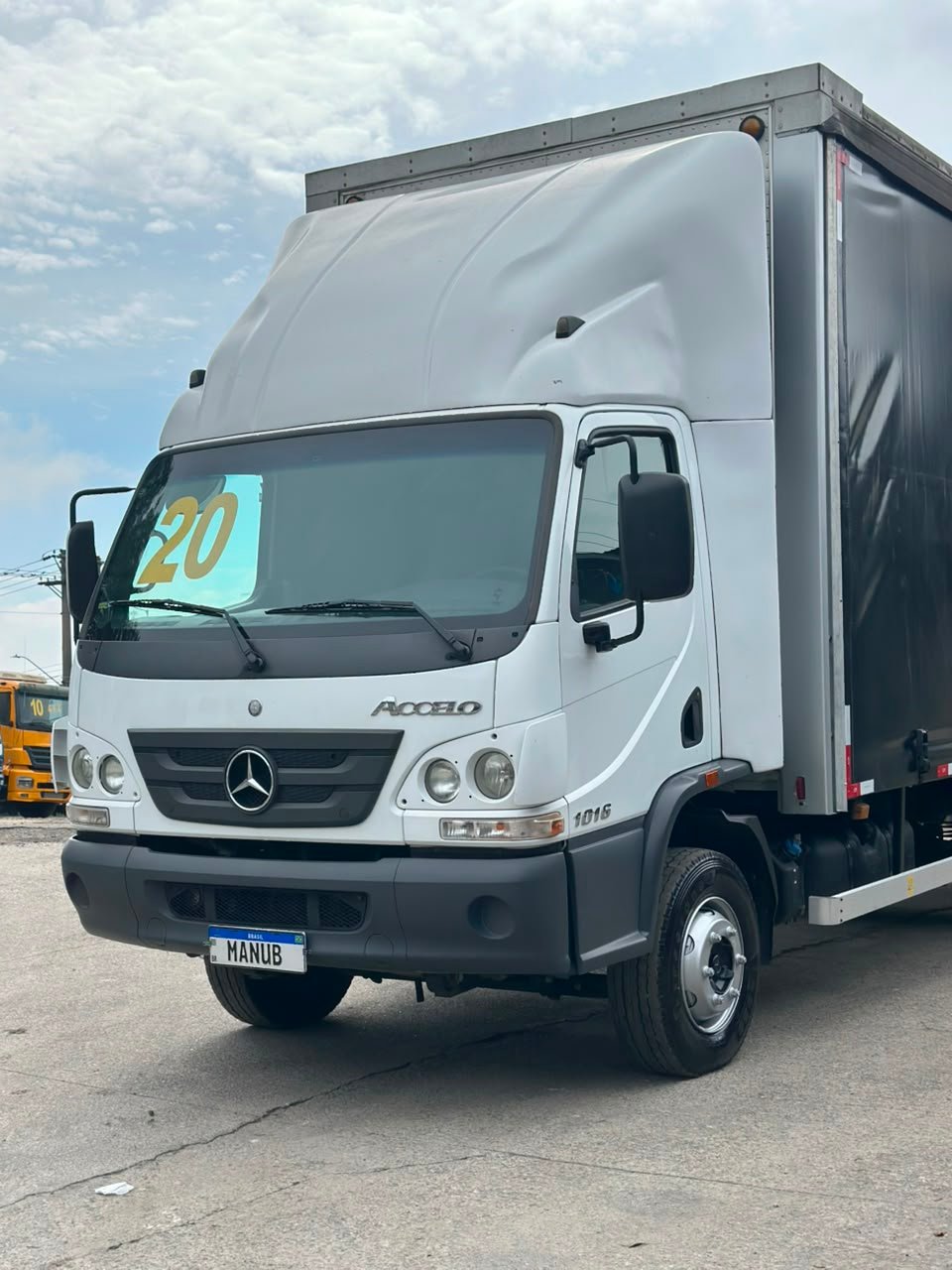 Accelo 1016 4×2 2020 Automático E Sider De 6.5m