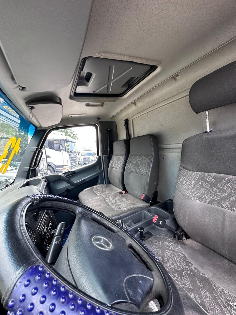 M.benz Accelo 1016 4×2 2013 Báu Refrigerado